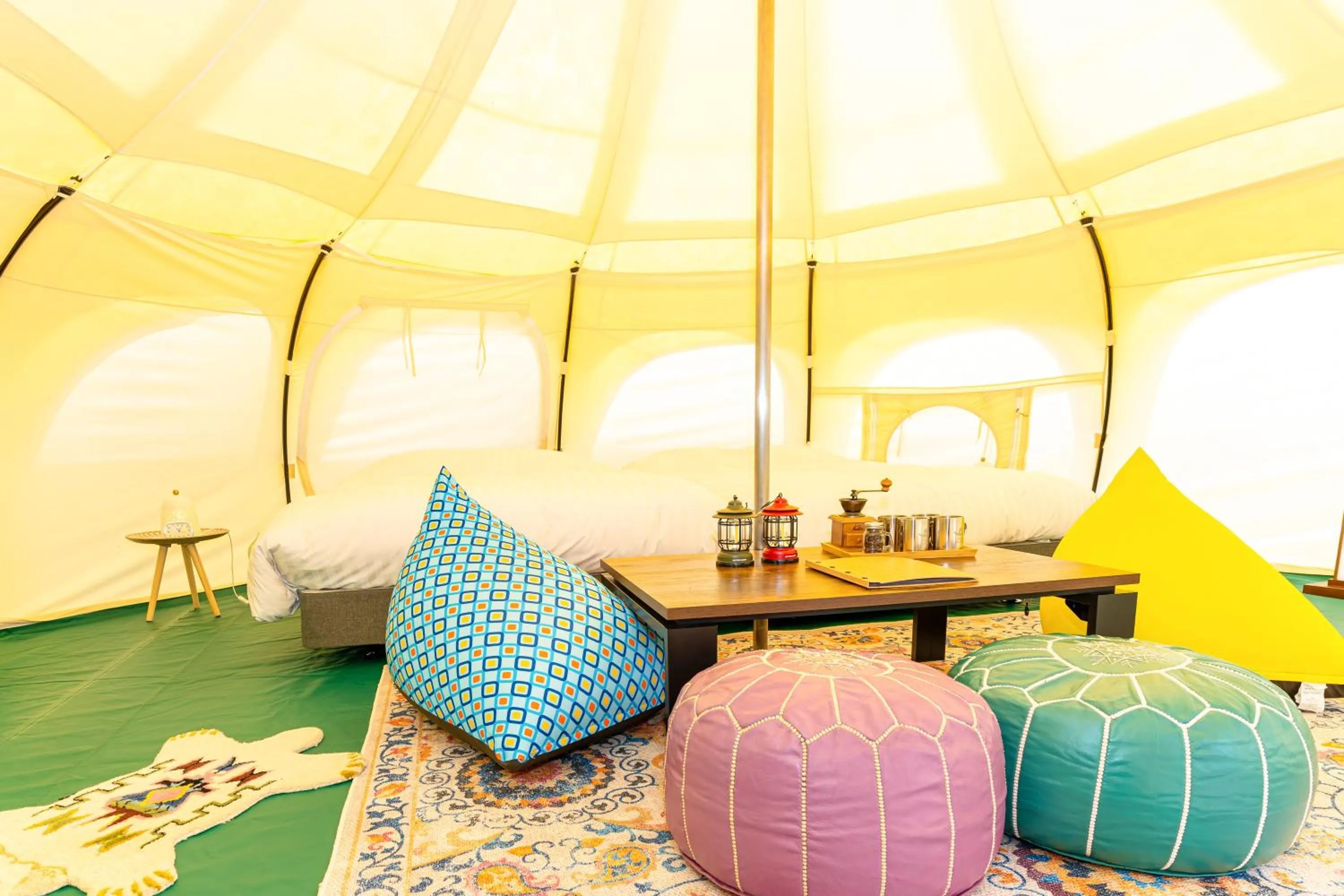 Photo of the whole room in TACO GLAMP