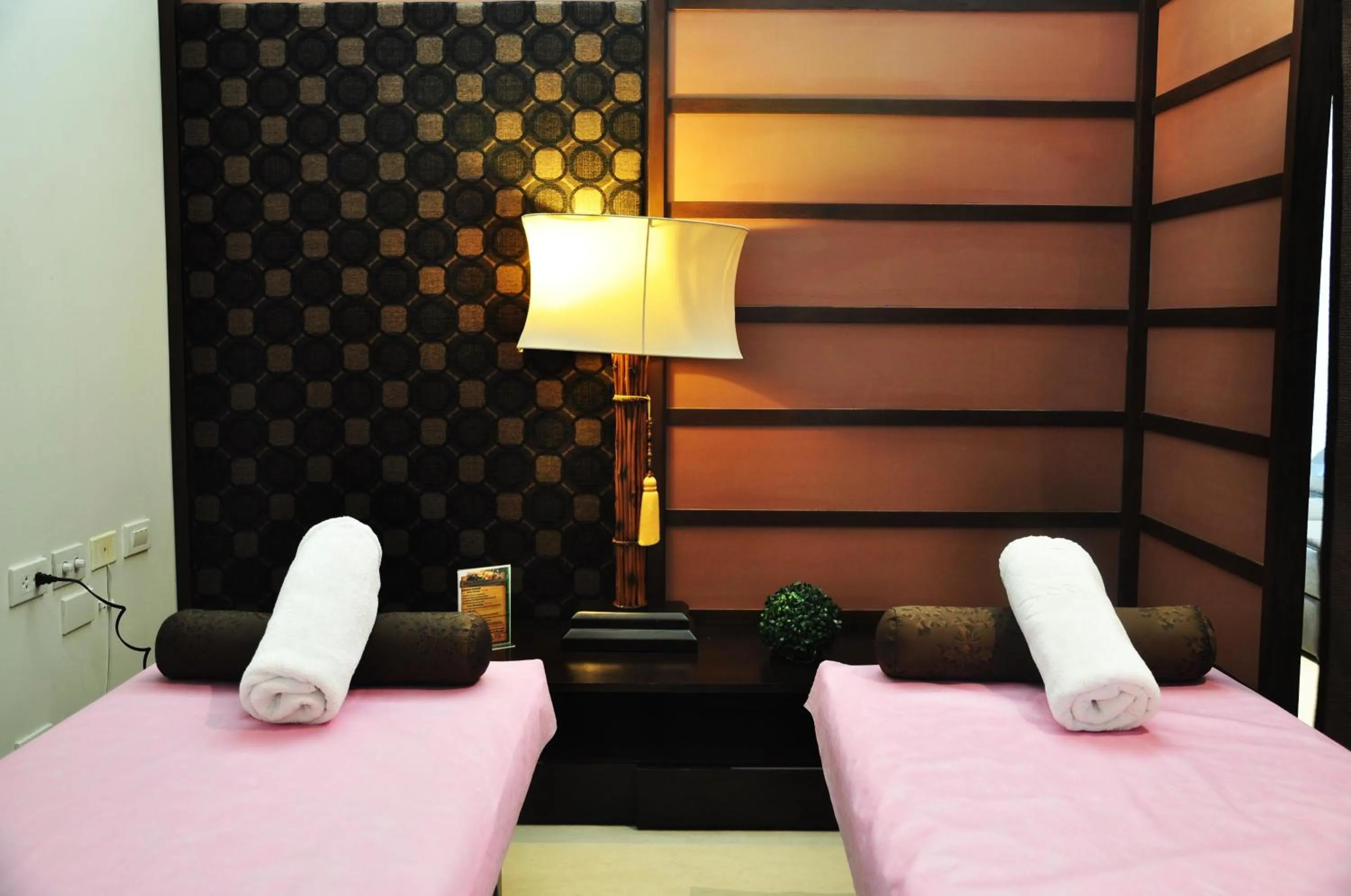 Massage, Bed in Kamana Sanctuary Resort & Spa