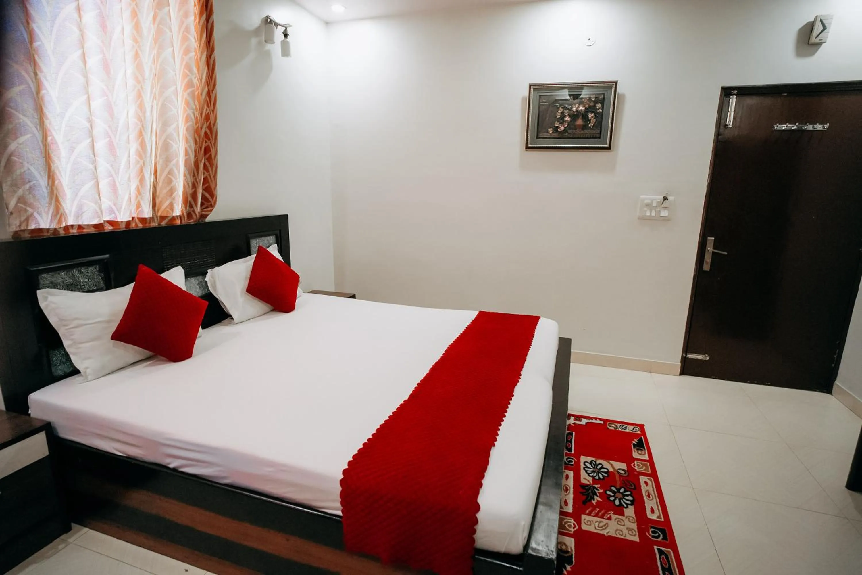 Bedroom, Bed in Hotel Jinendra Inn