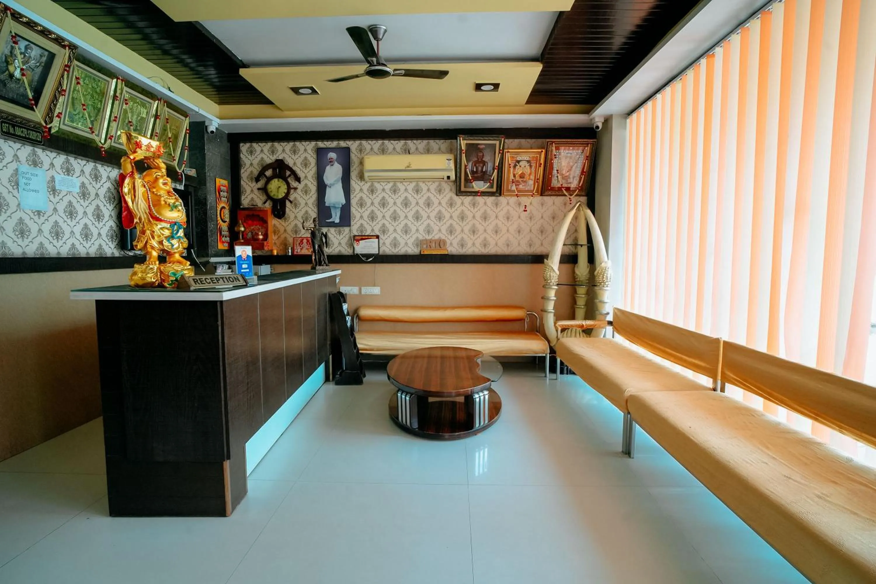 Lobby or reception in Hotel Jinendra Inn