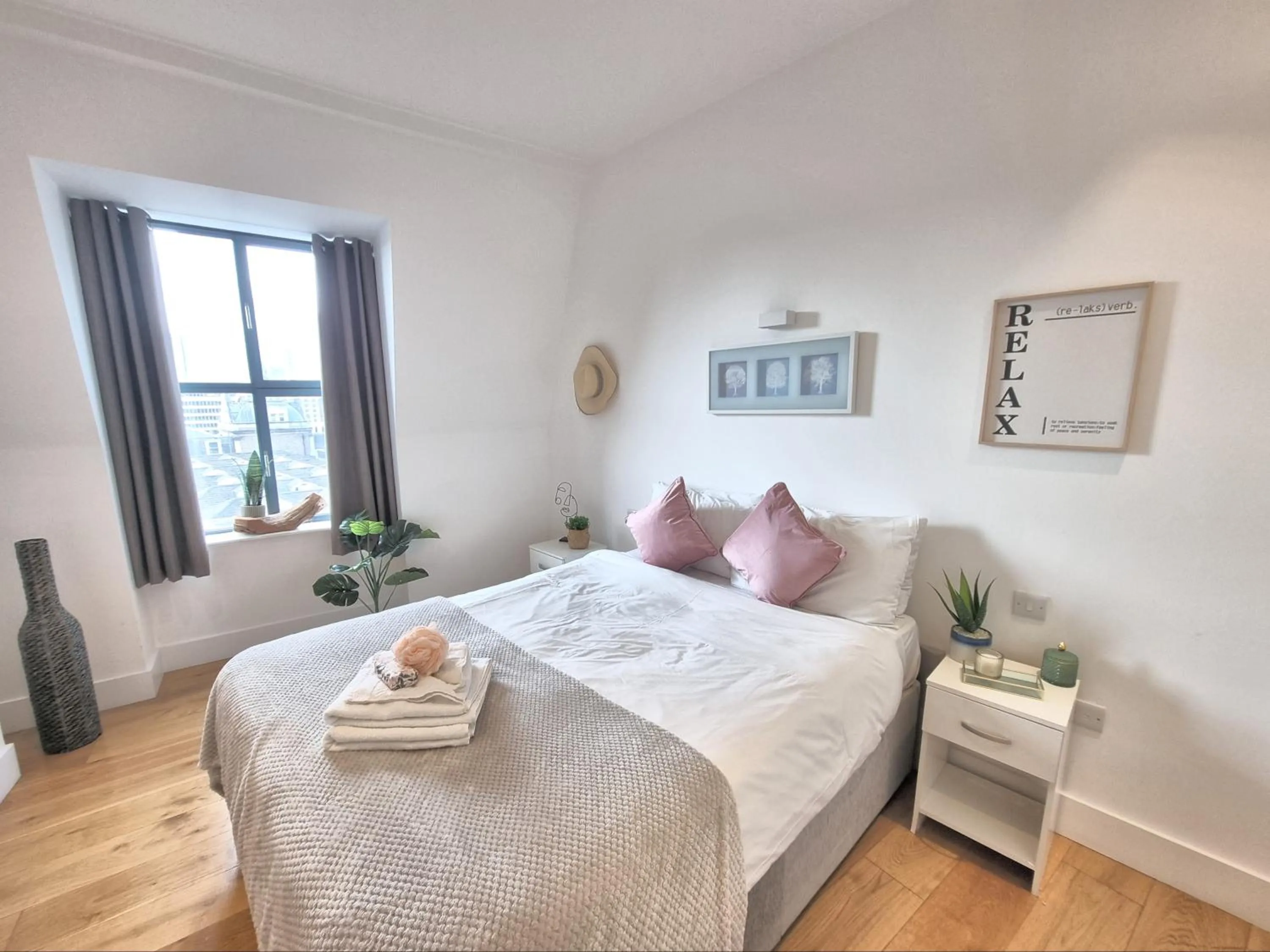 Bed in Shard View Apartments