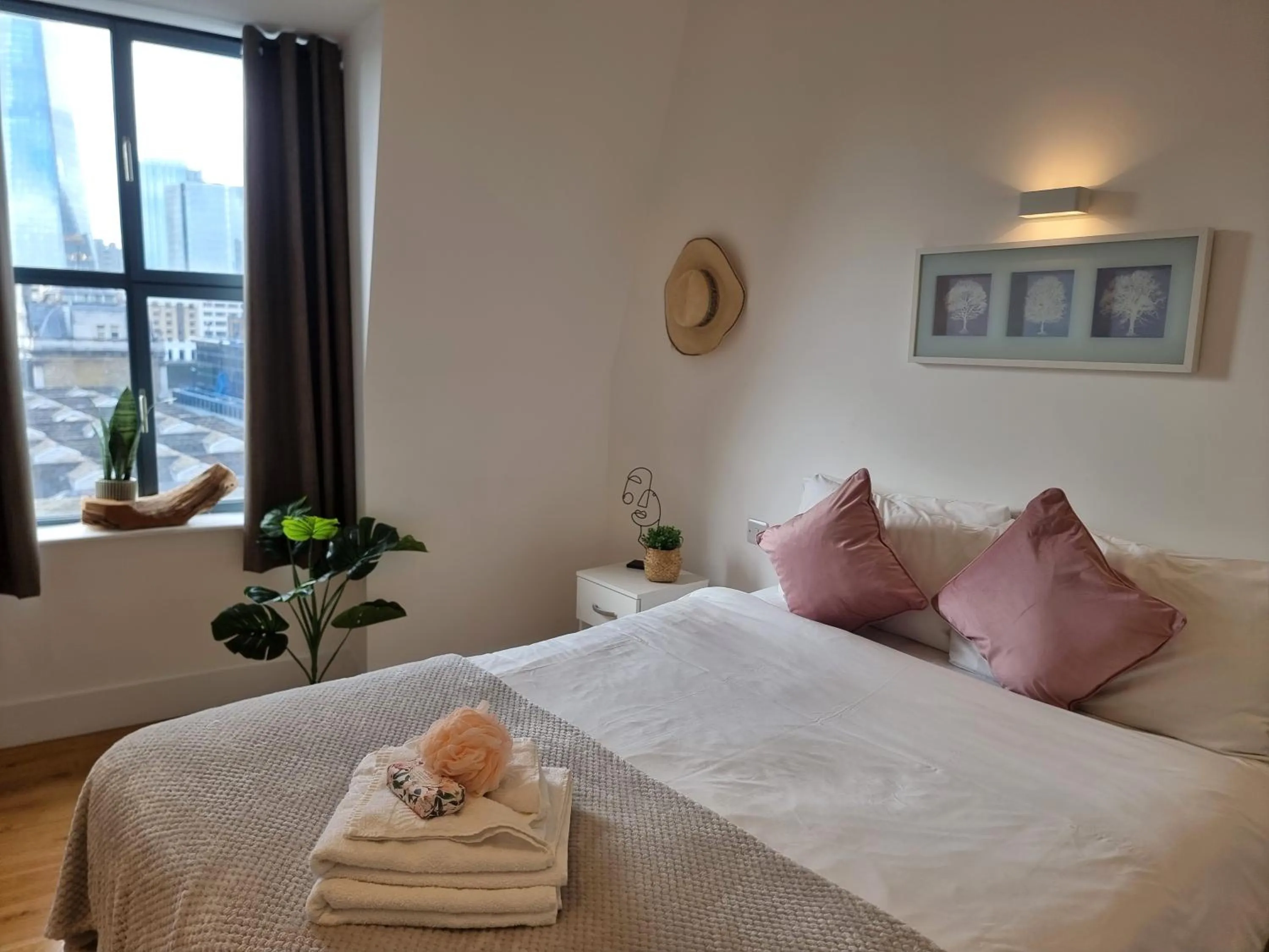 Bed in Shard View Apartments