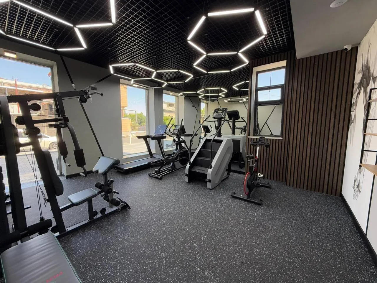 Fitness centre/facilities in Dynasty Hotel & SPA