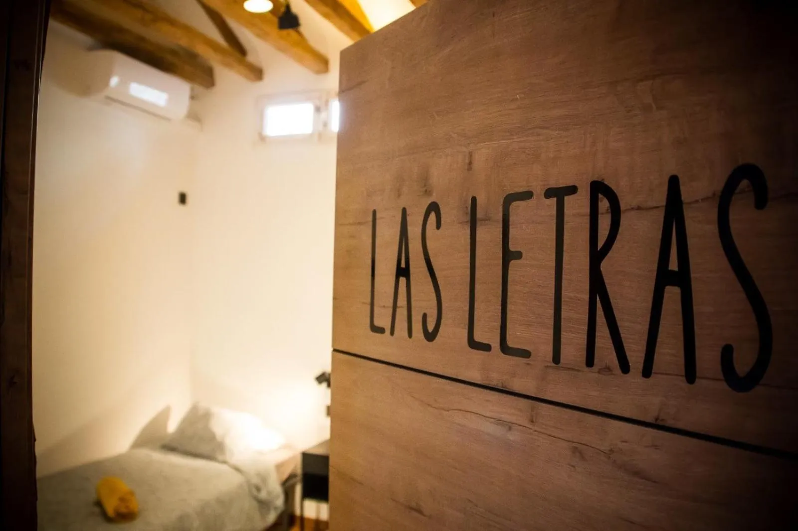 Text overlay in Onefam Sungate