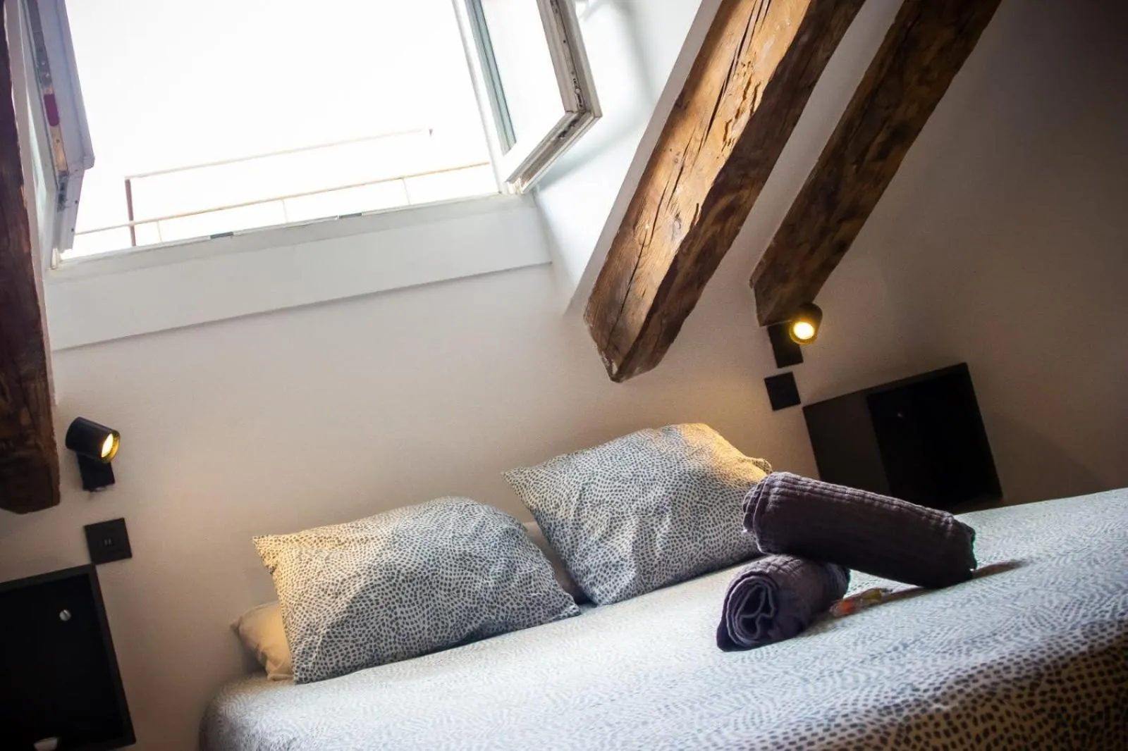 Bed in Onefam Sungate