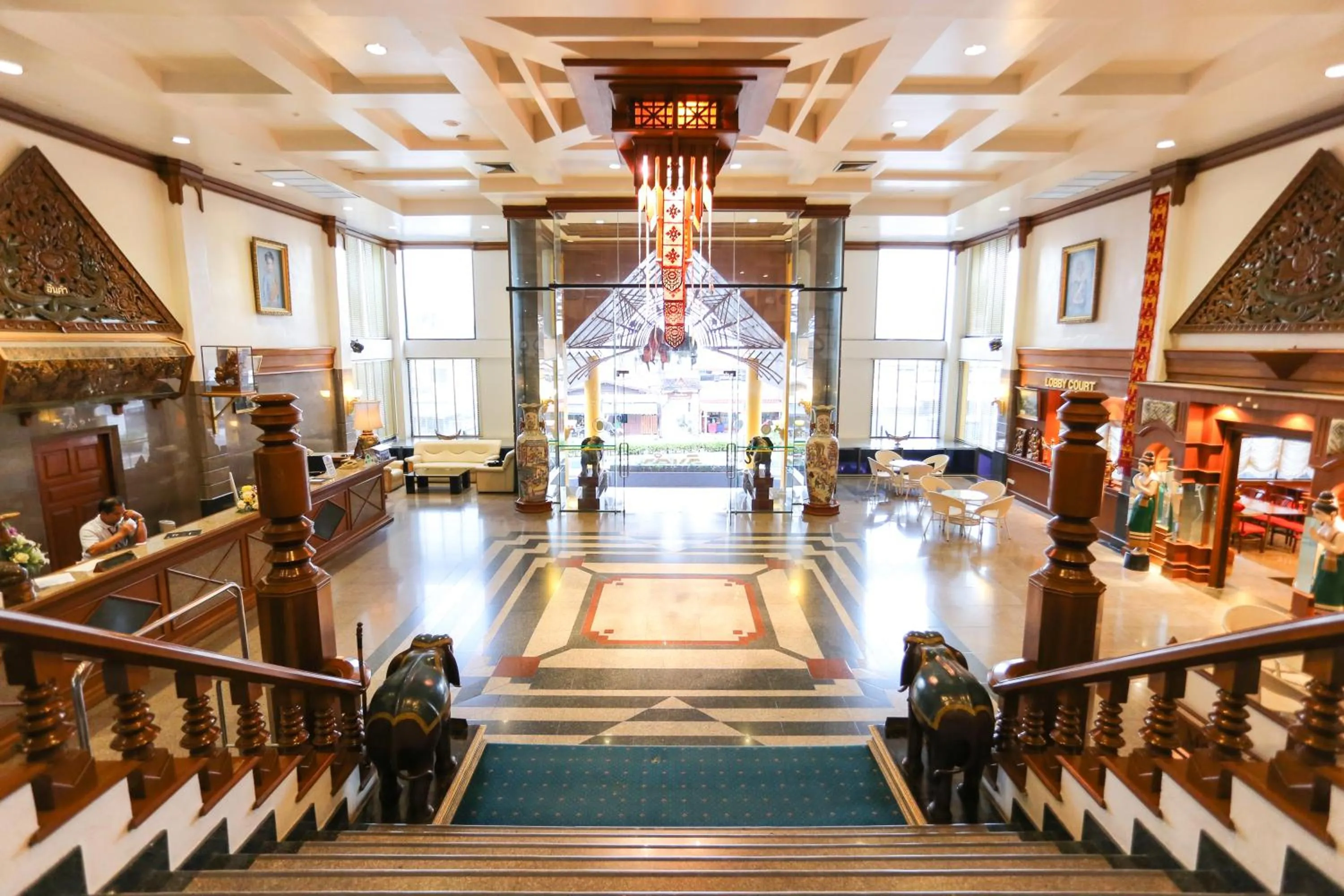 Lobby or reception in Inn Come Hotel Chiang Rai