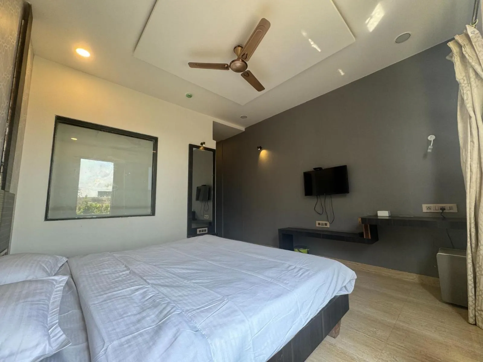 Bedroom, Bed in Zestin Hill Resort Lonavala
