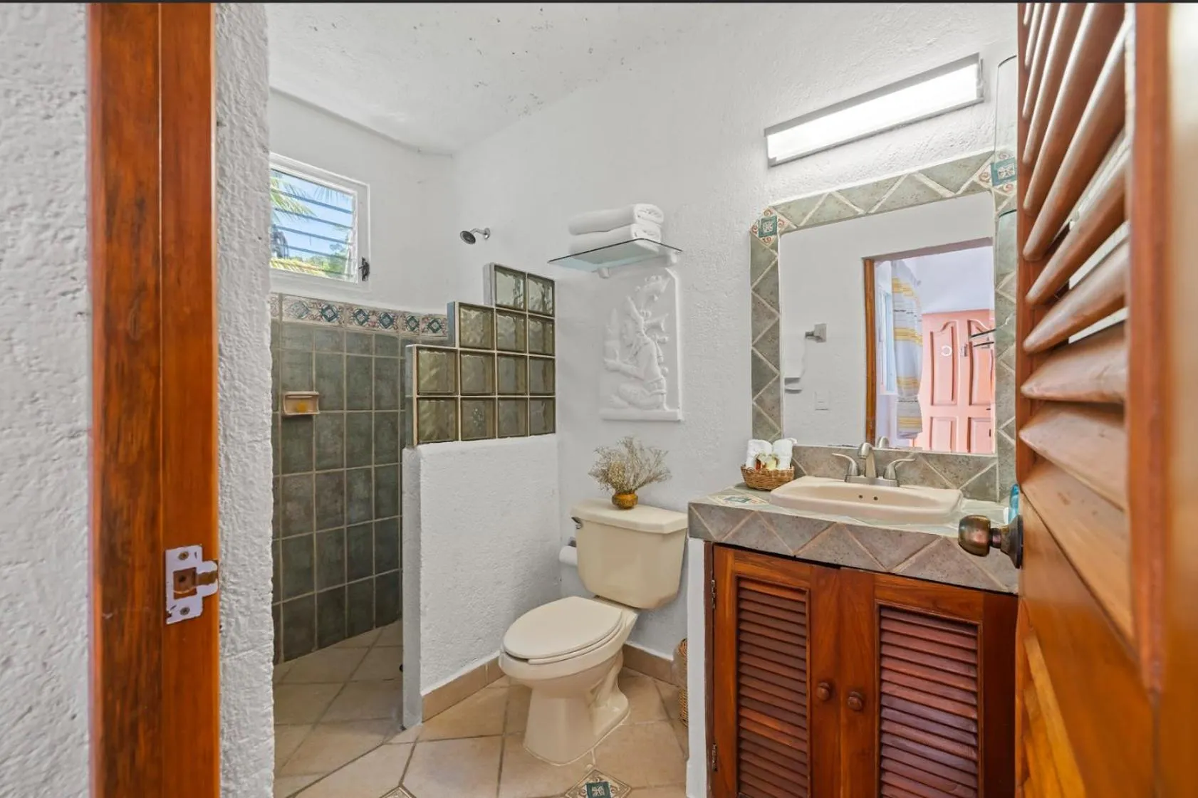 Bathroom in Casa Cenote Hotel