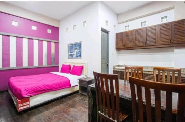 Photo of the whole room, Bed in Tobana House Bintaro