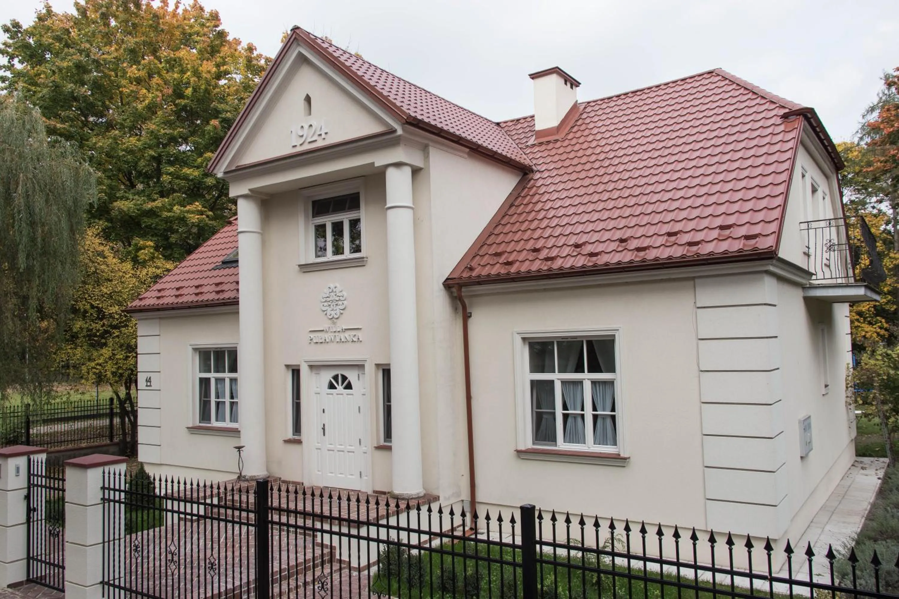 Facade/entrance in Willa Puławianka