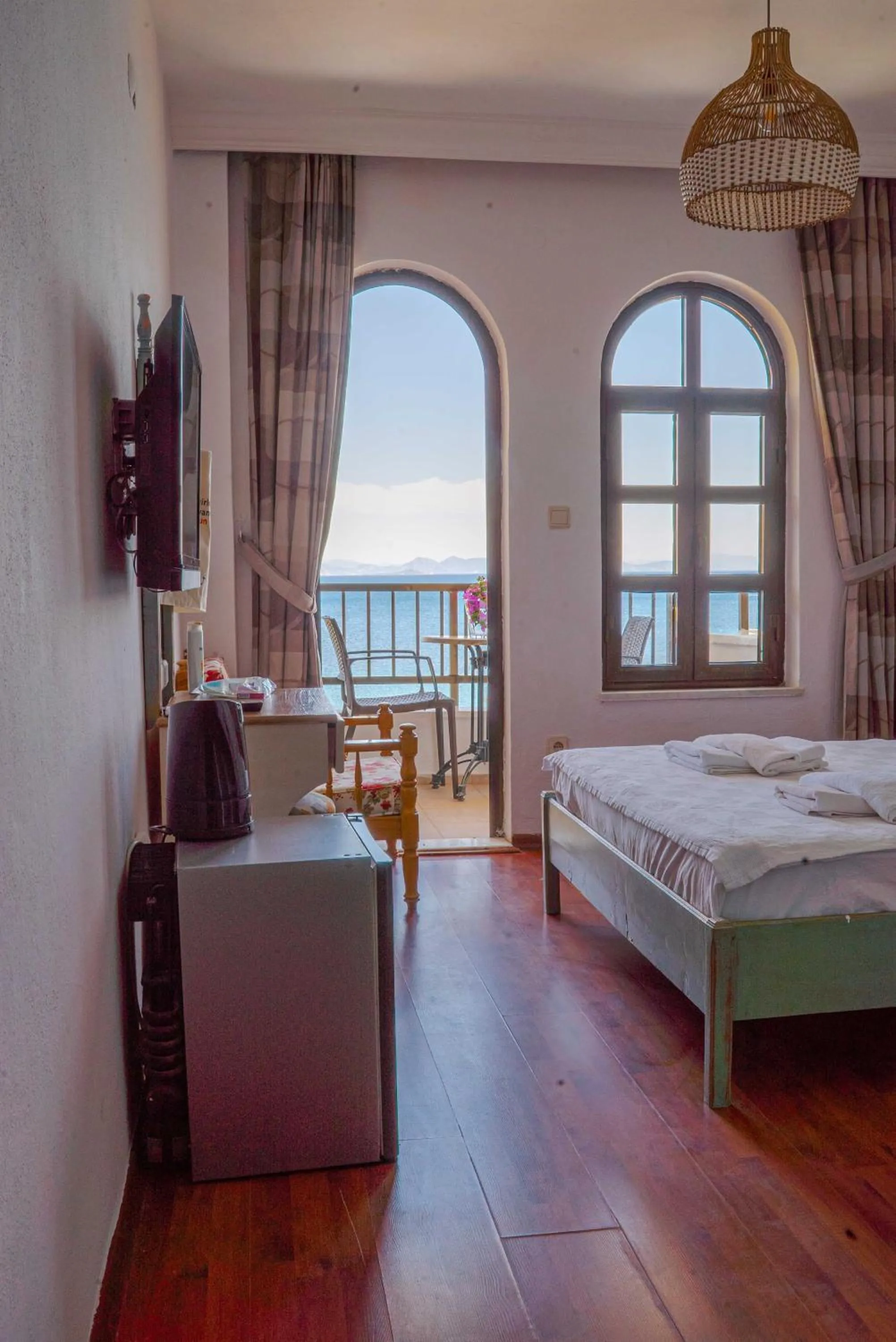 View (from property/room), Bed in The Diplomat Hotel