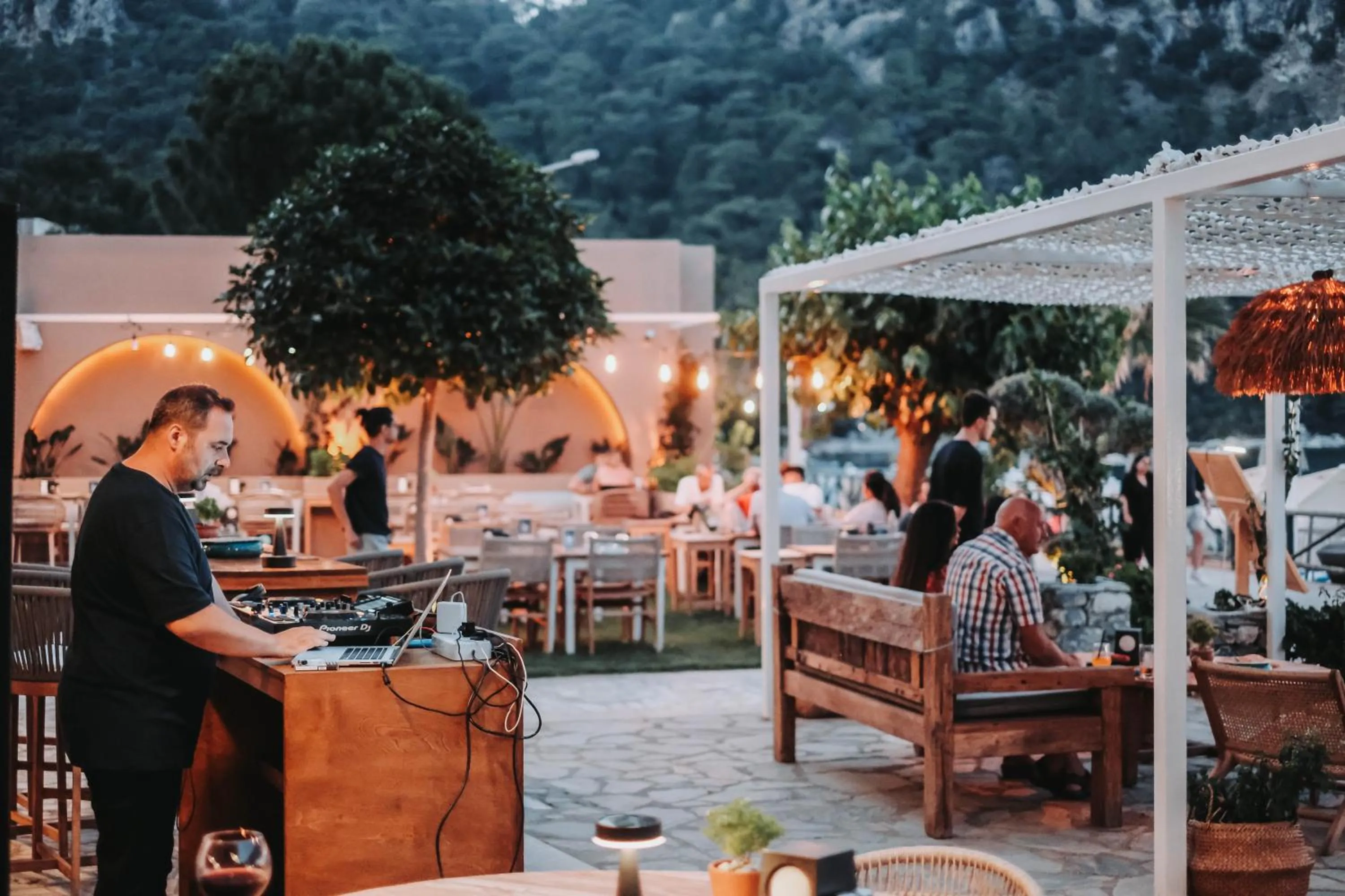 Restaurant/places to eat in The Diplomat Hotel