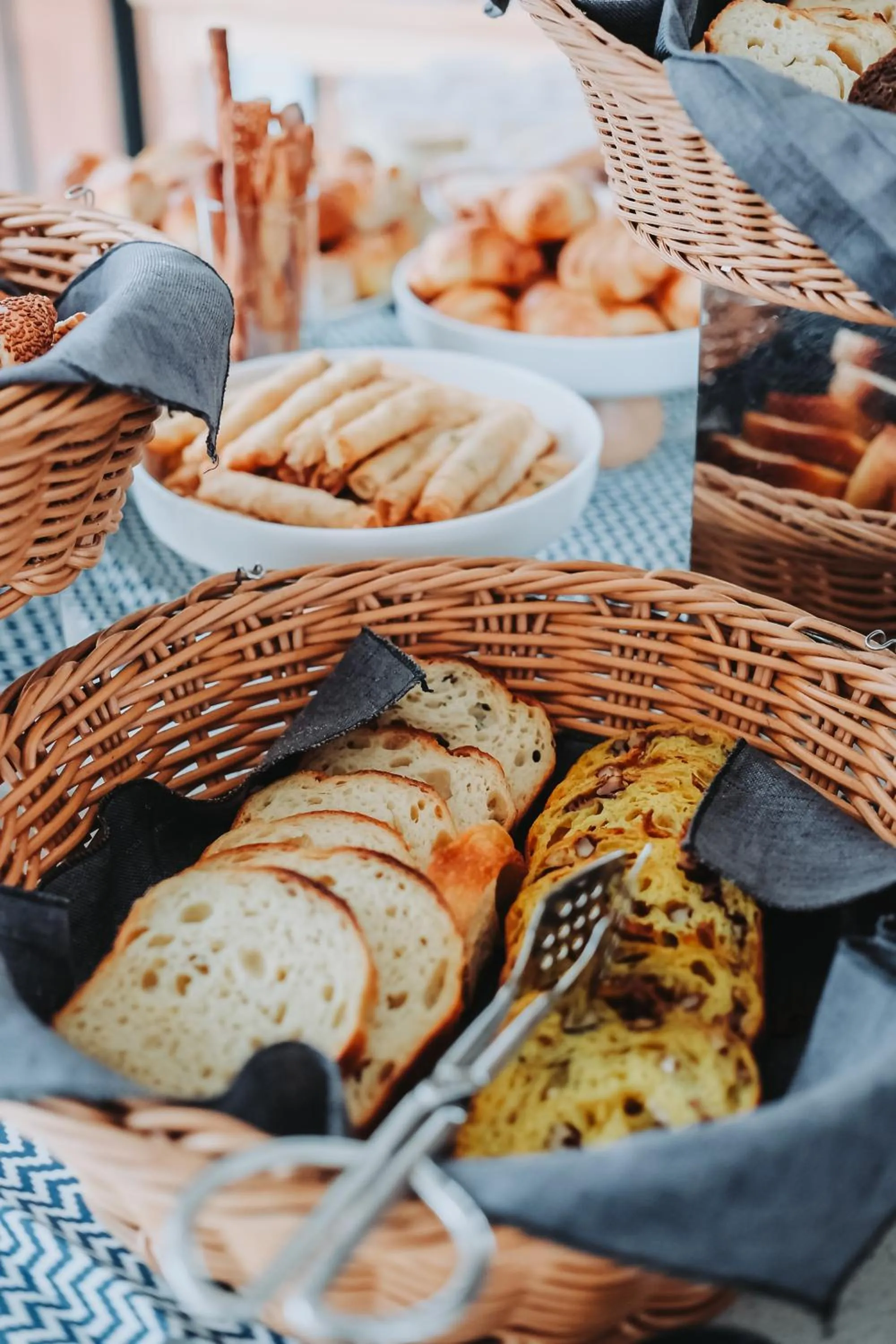 Restaurant/places to eat in The Diplomat Hotel