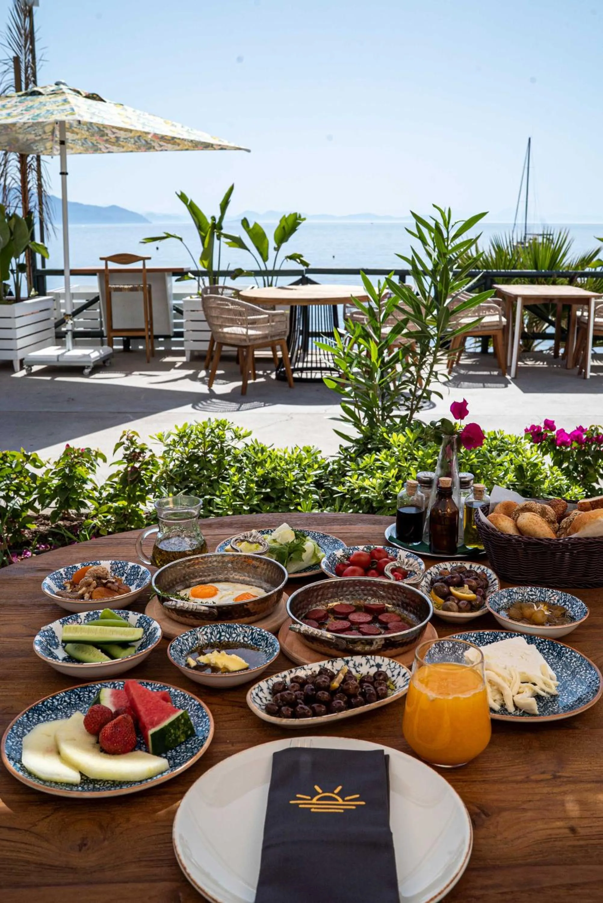 Restaurant/places to eat in The Diplomat Hotel