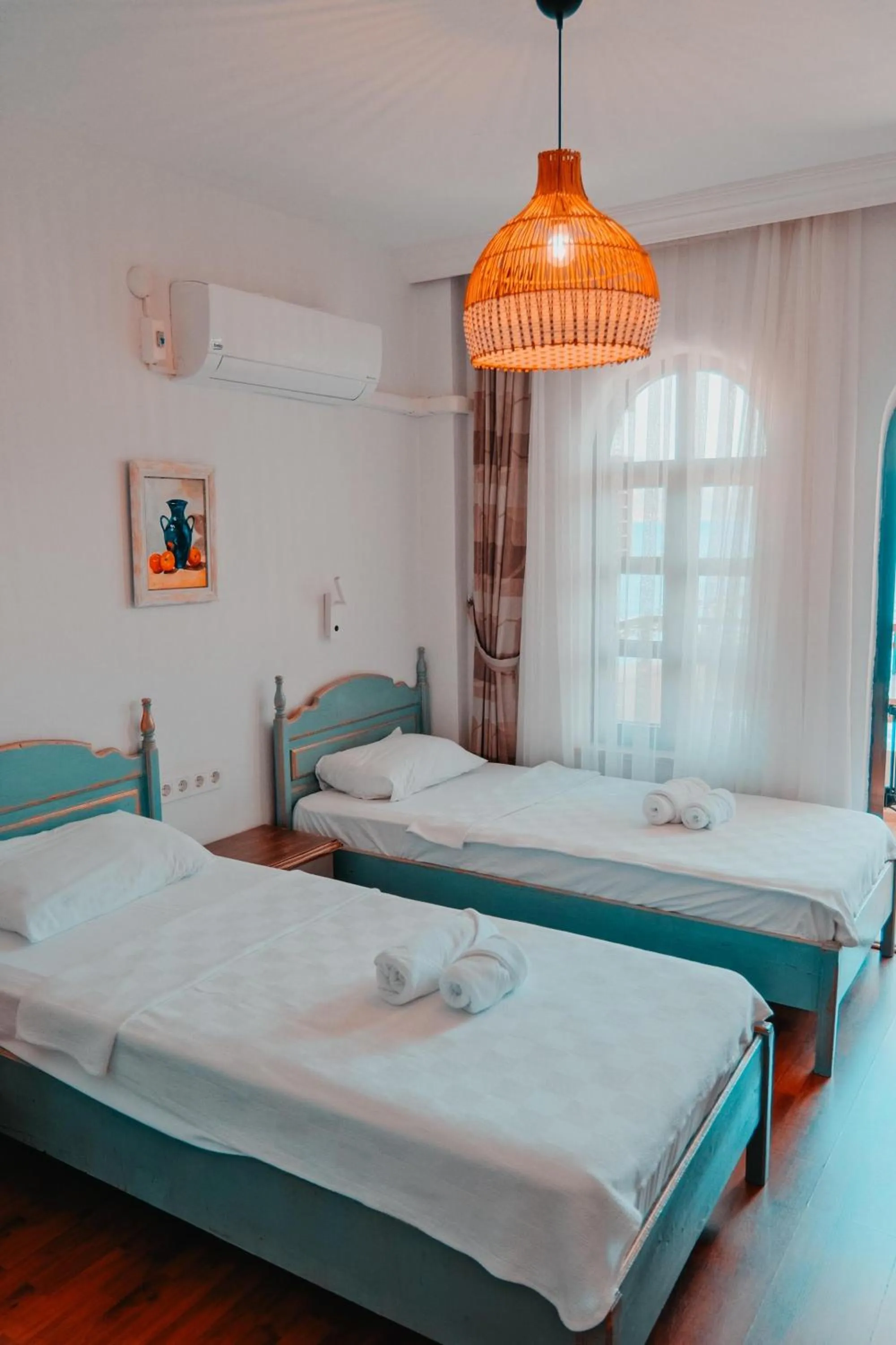 Photo of the whole room, Bed in The Diplomat Hotel