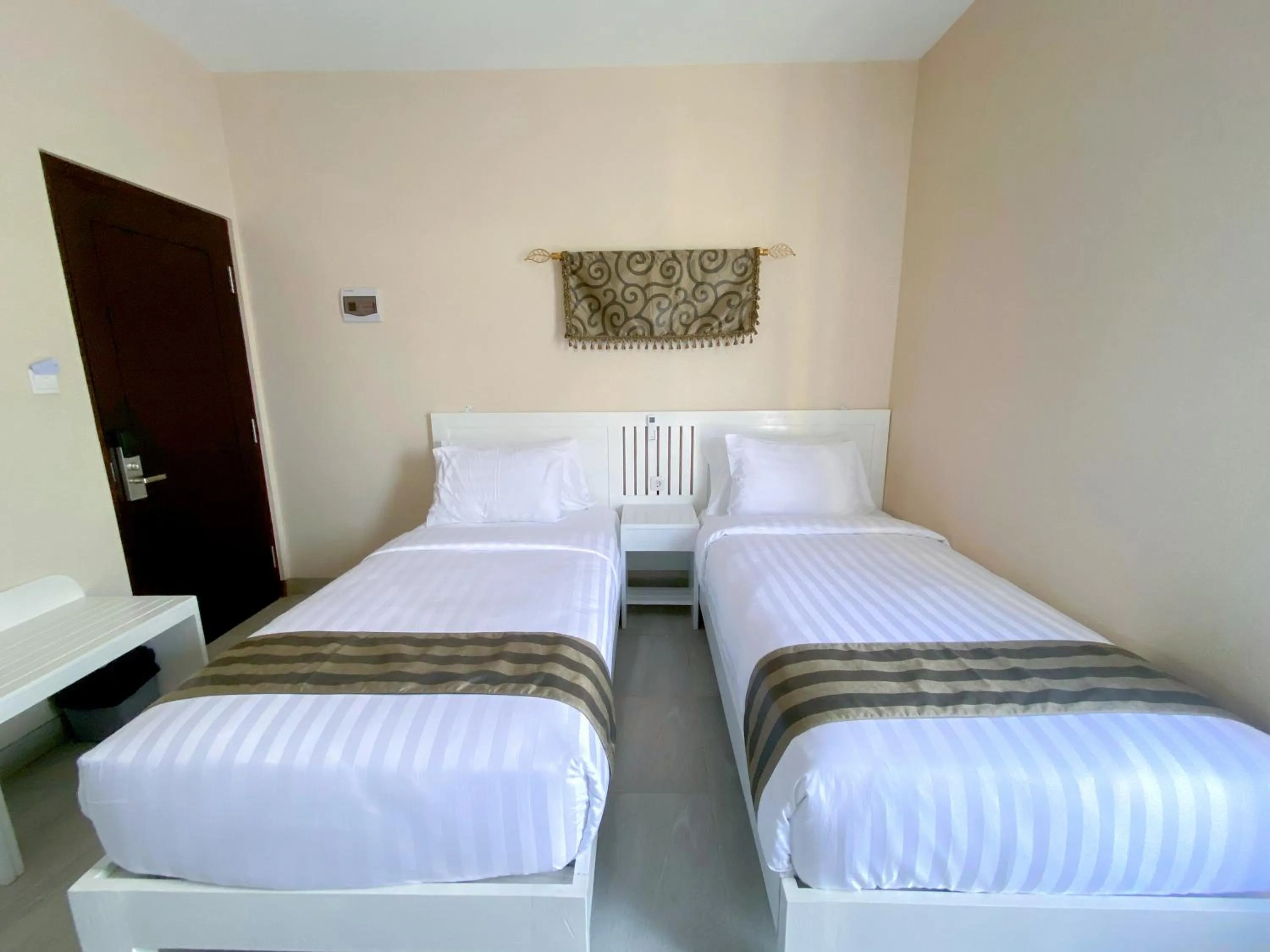 Bedroom, Bed in Flamingo Ceria