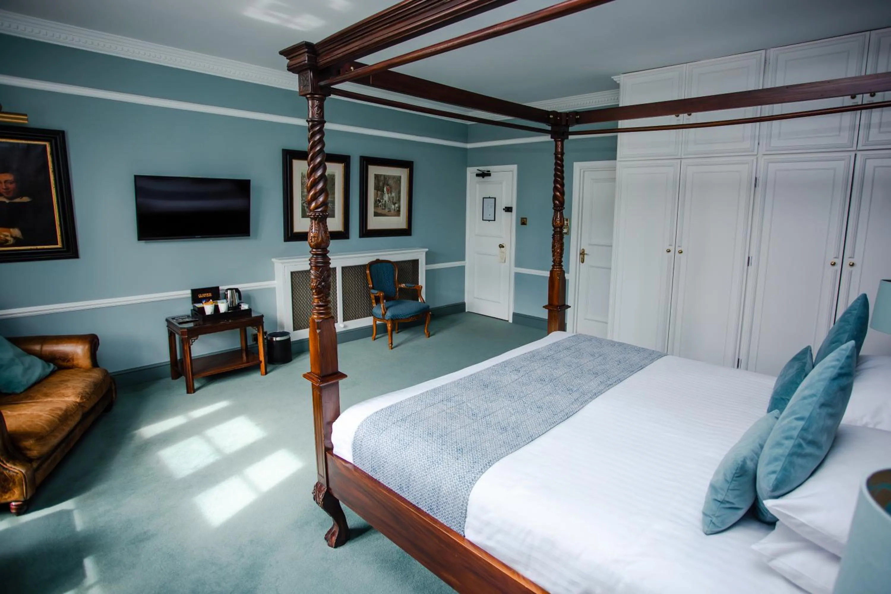 Bed in The Snooty Fox