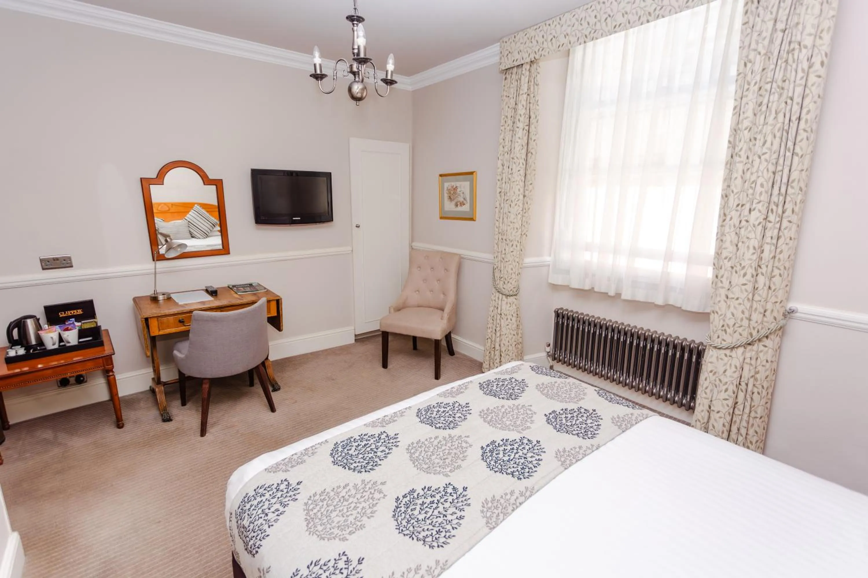 Bed in The Snooty Fox