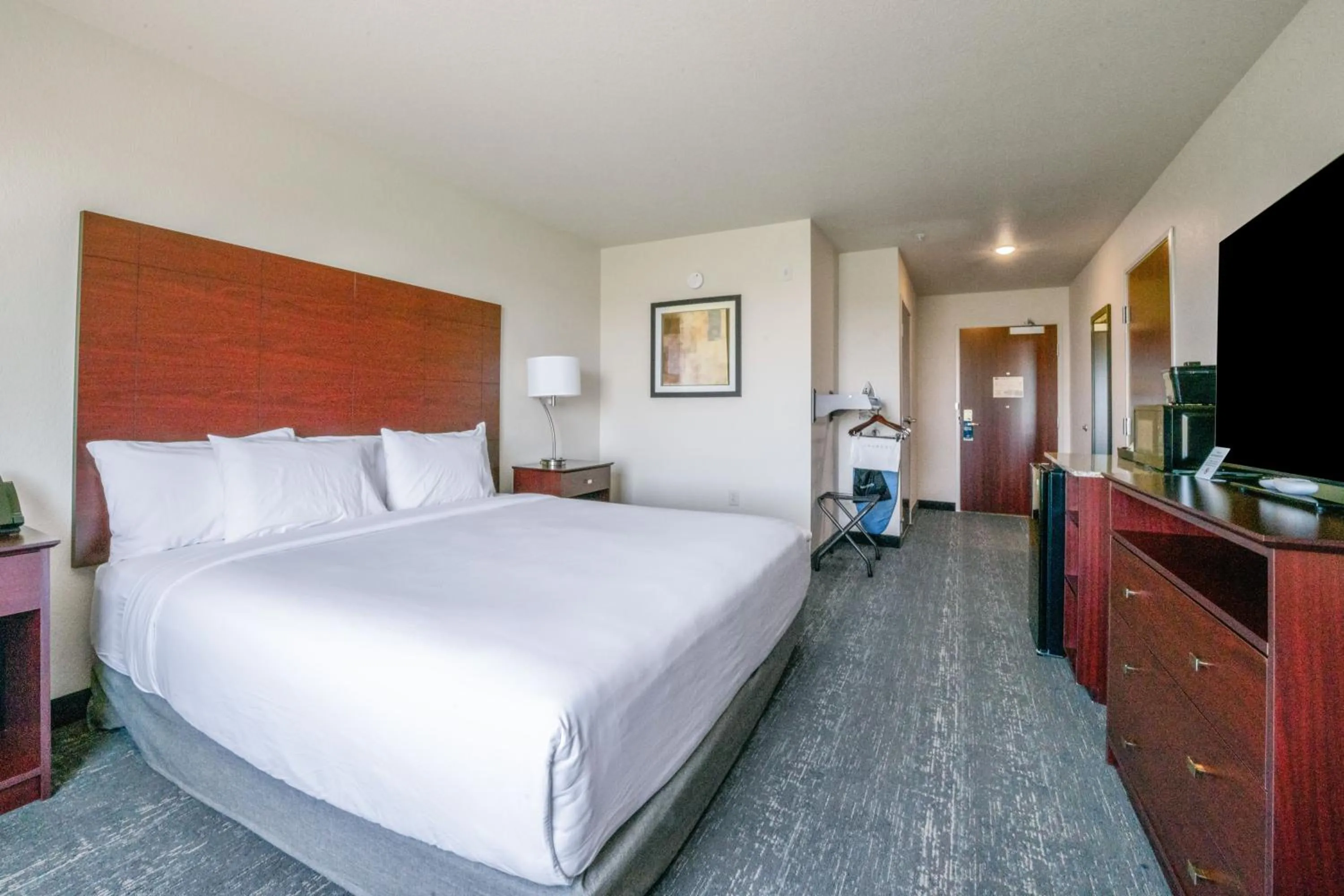 Bedroom, Bed in Cobblestone Inn & Suites - Boise City