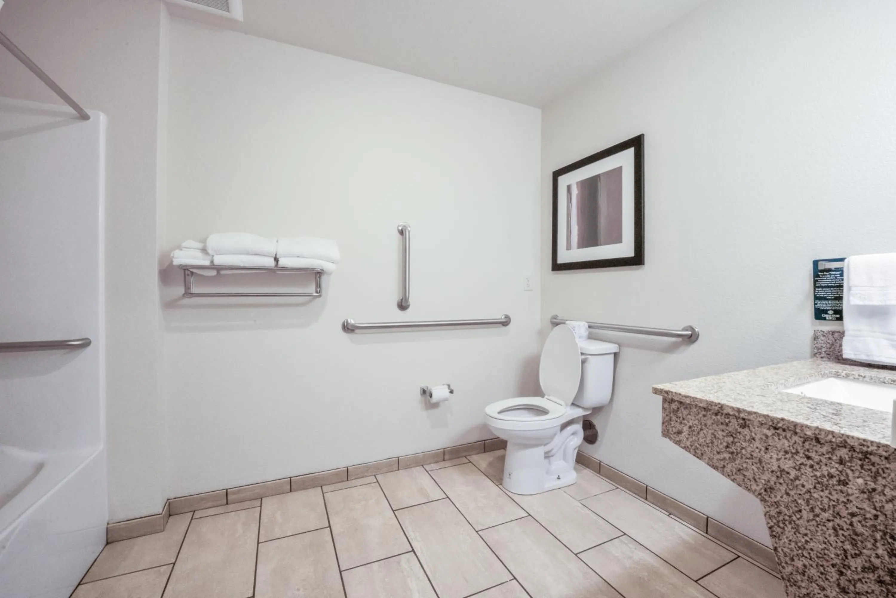 Bathroom in Cobblestone Inn & Suites - Boise City