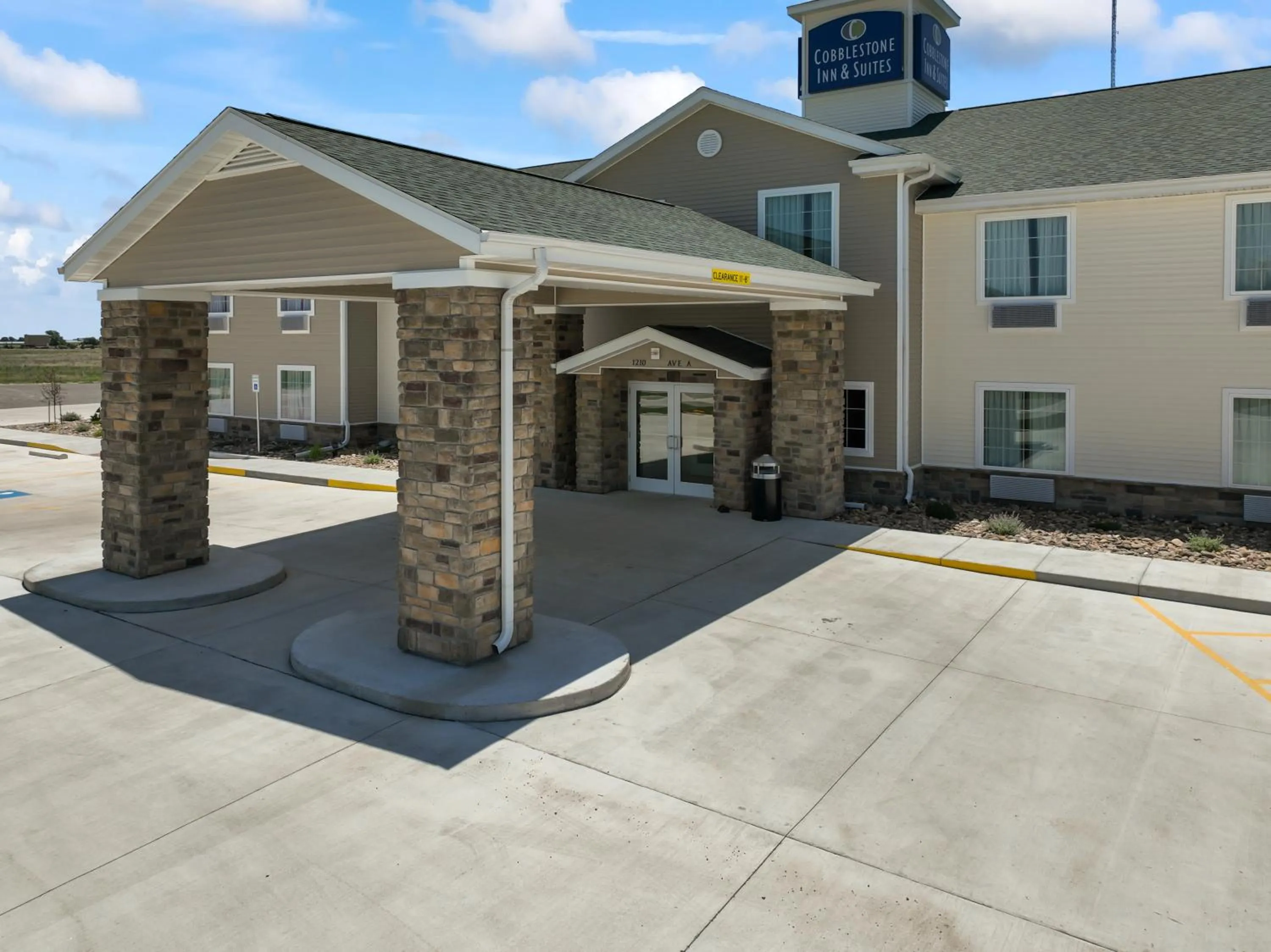 Property building in Cobblestone Inn & Suites - Boise City