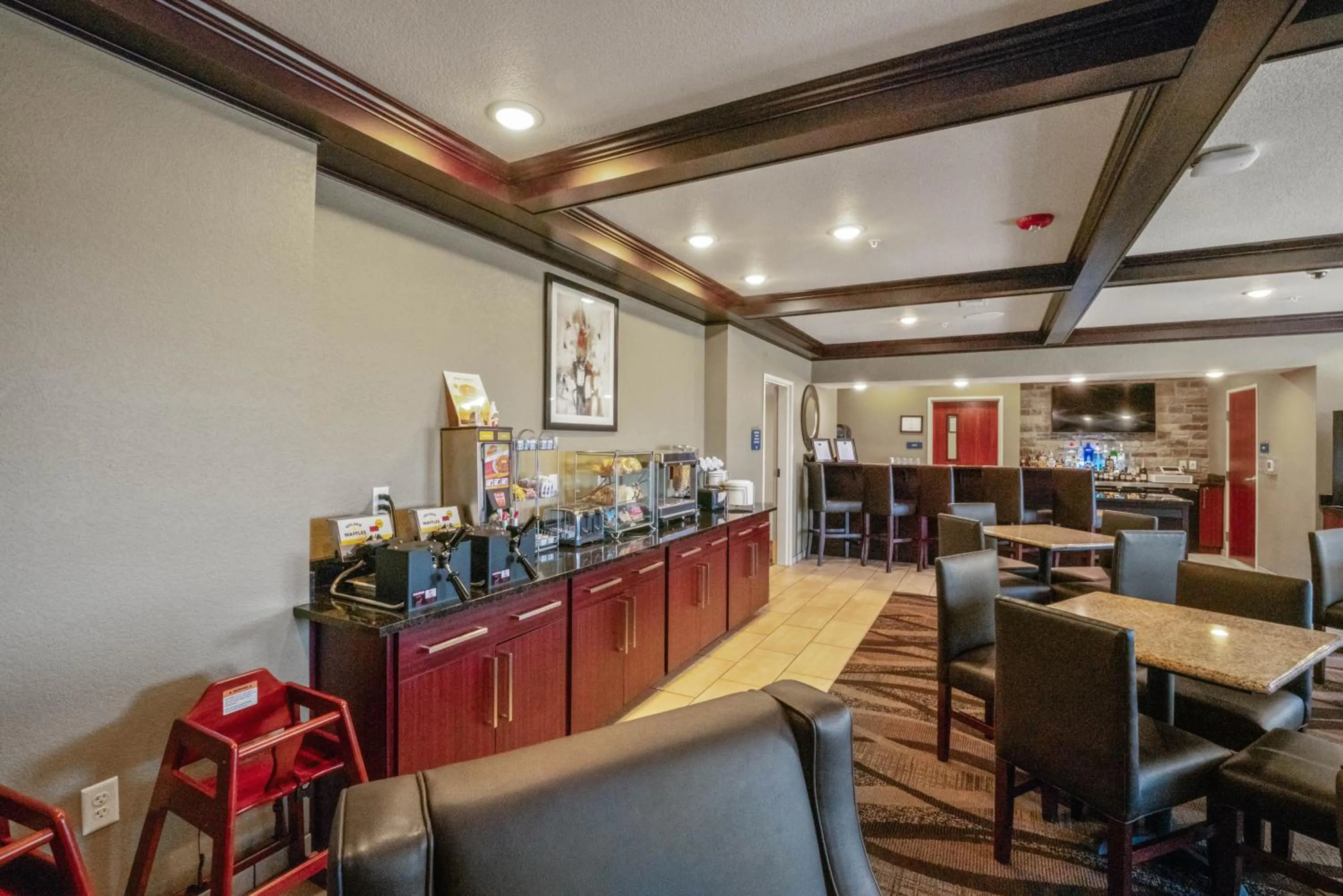 Seating area in Cobblestone Inn & Suites - Boise City