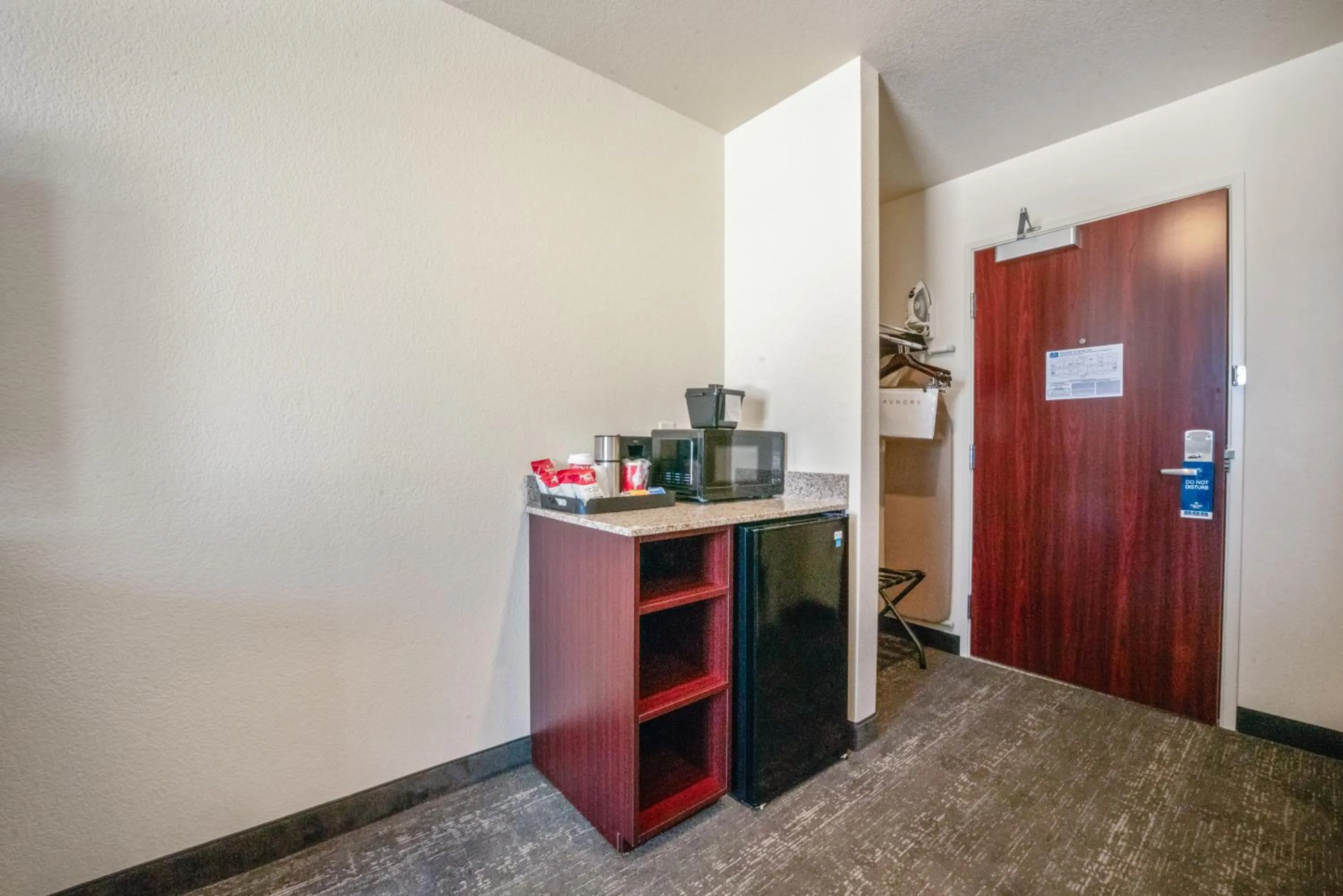 Guests in Cobblestone Inn & Suites - Boise City