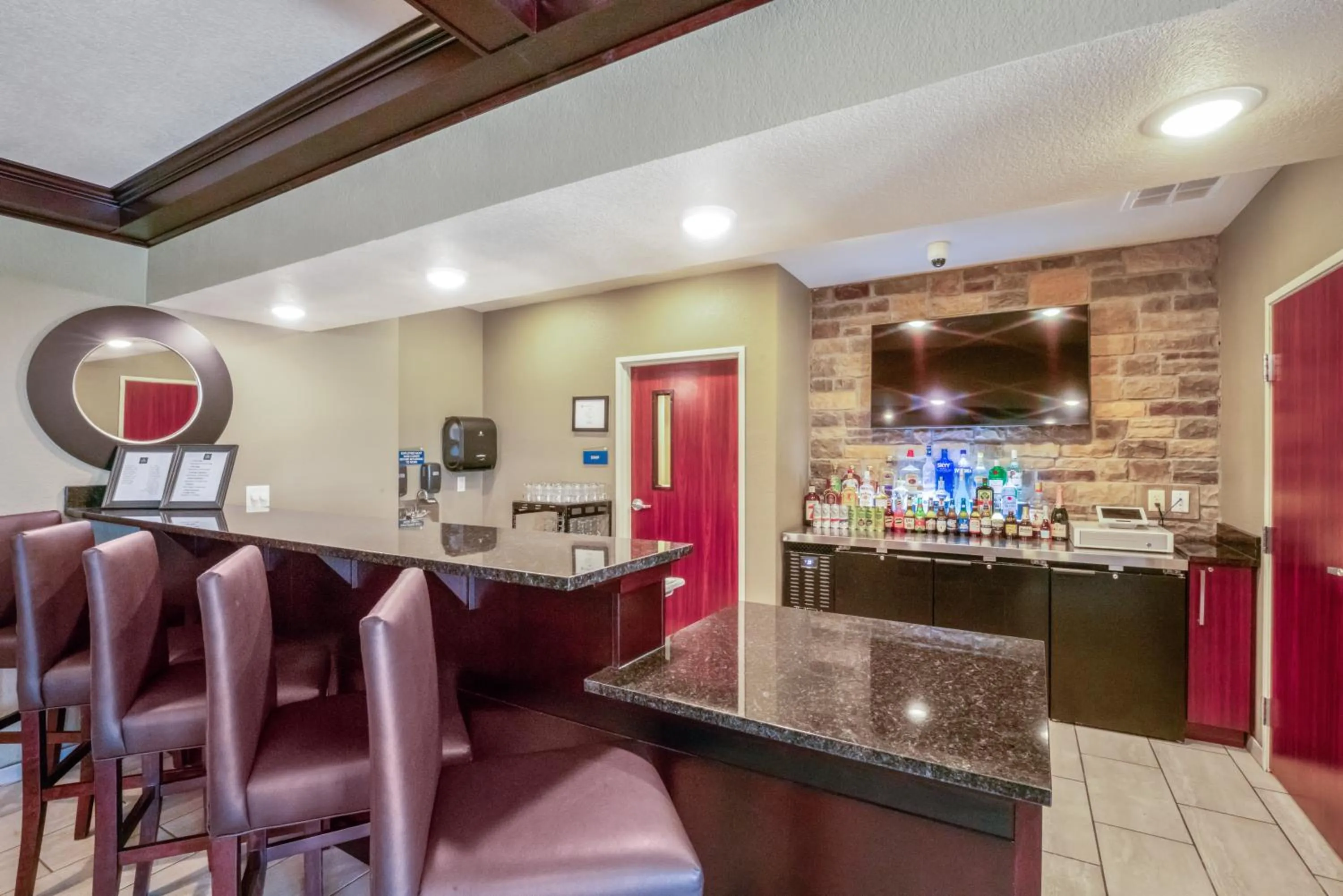 Lounge or bar in Cobblestone Inn & Suites - Boise City