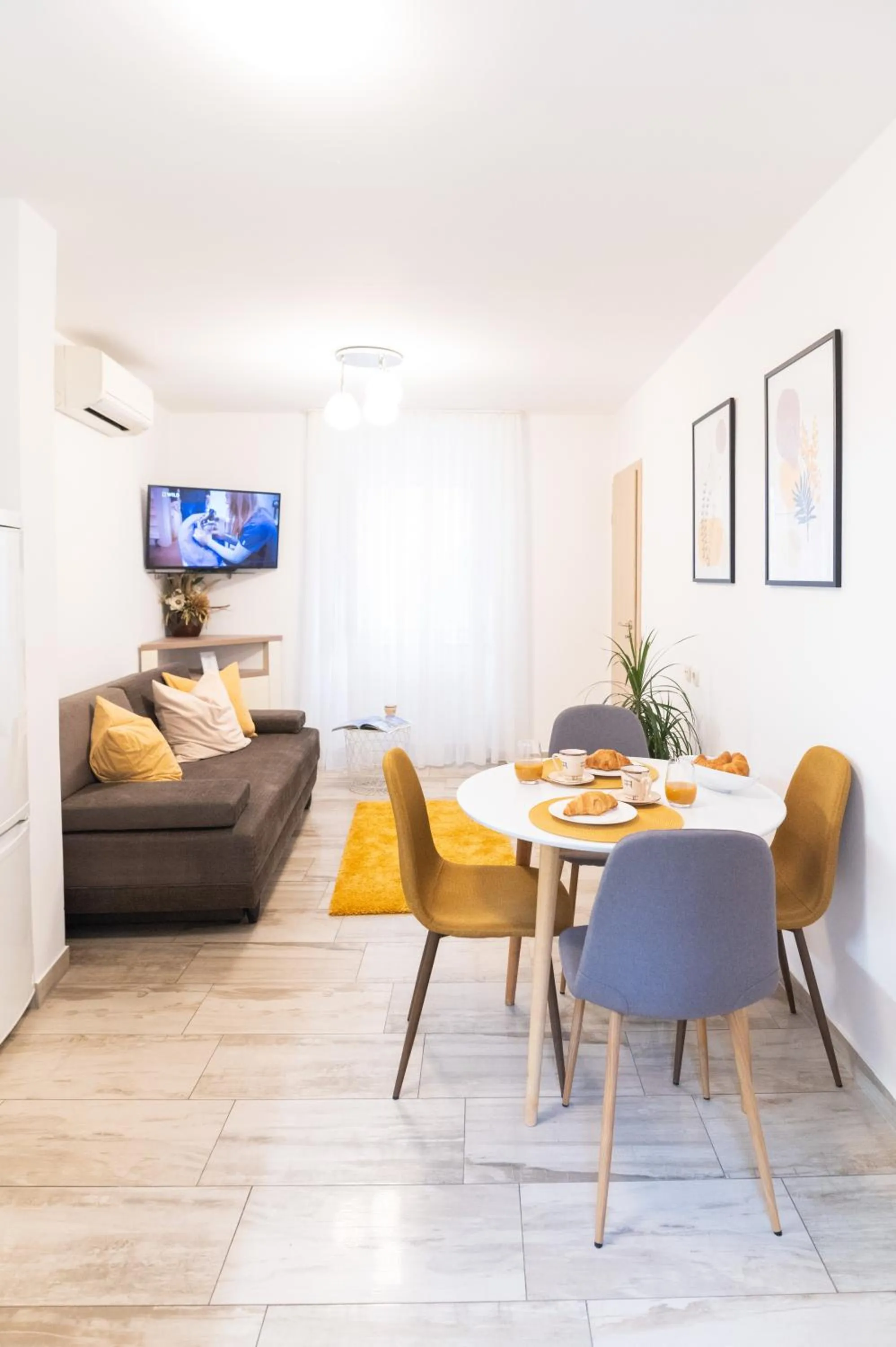 Photo of the whole room in "Skalinada" Apartments in the Heart of Split