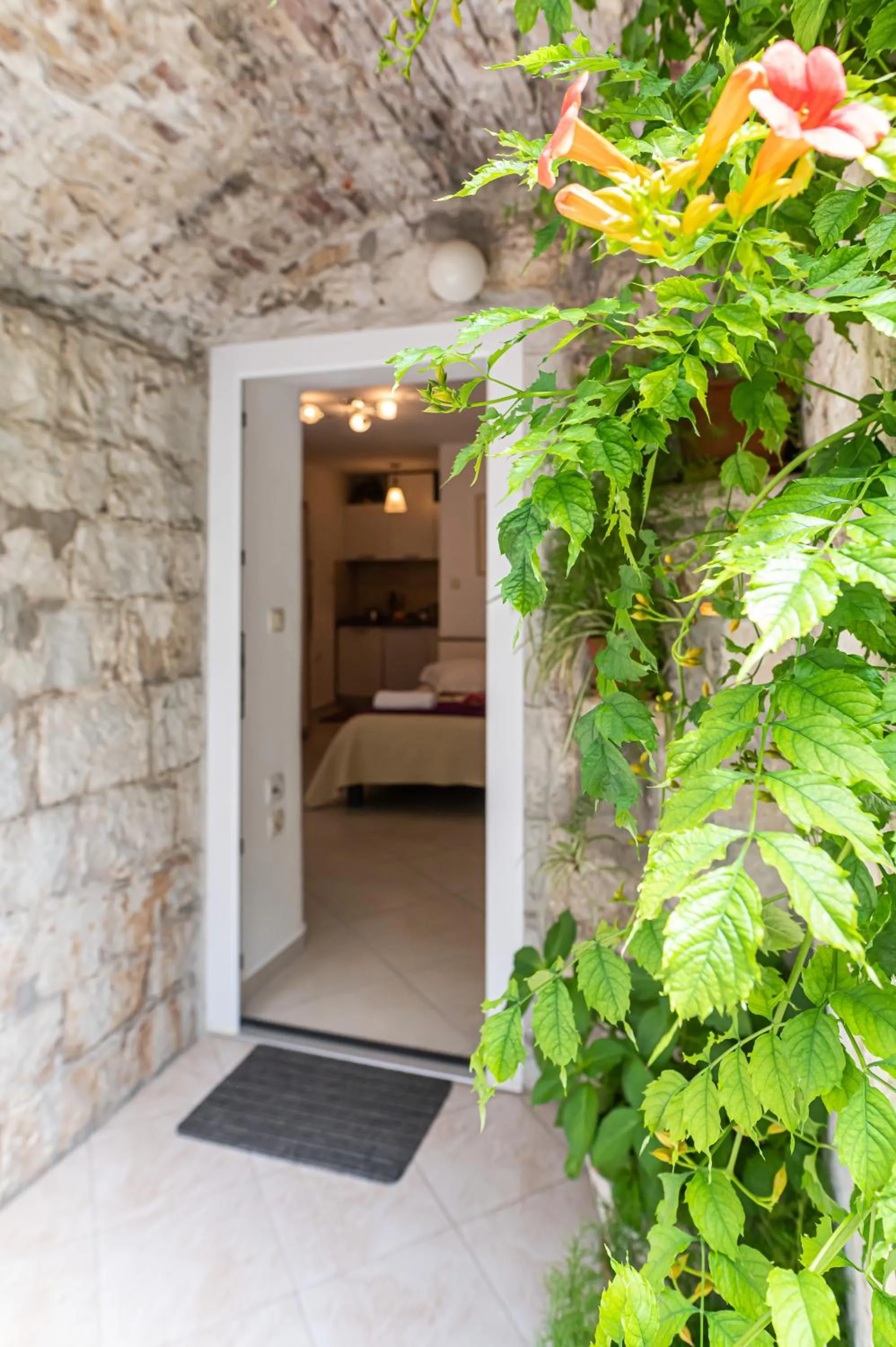 Facade/entrance in "Skalinada" Apartments in the Heart of Split