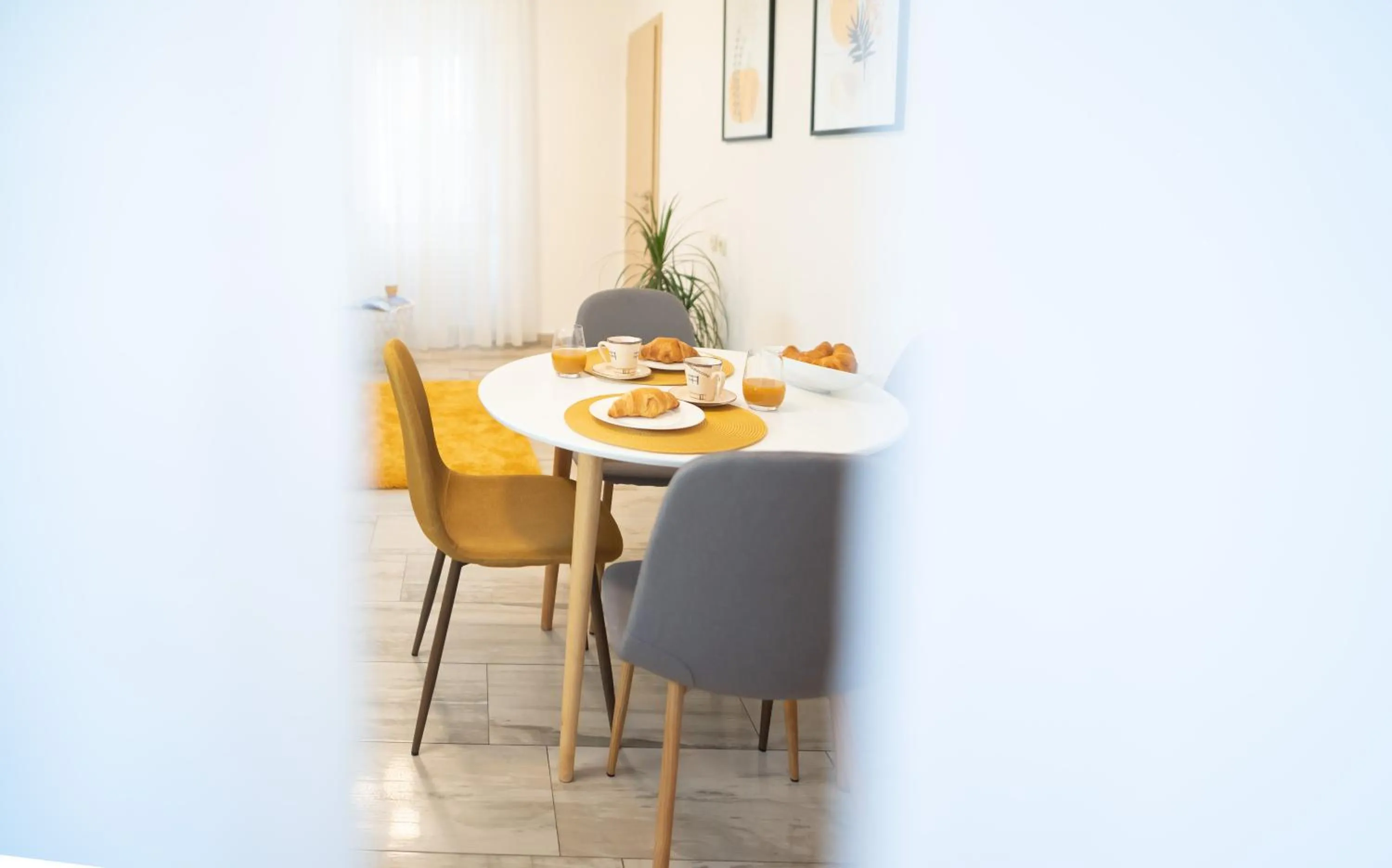 Breakfast in "Skalinada" Apartments in the Heart of Split