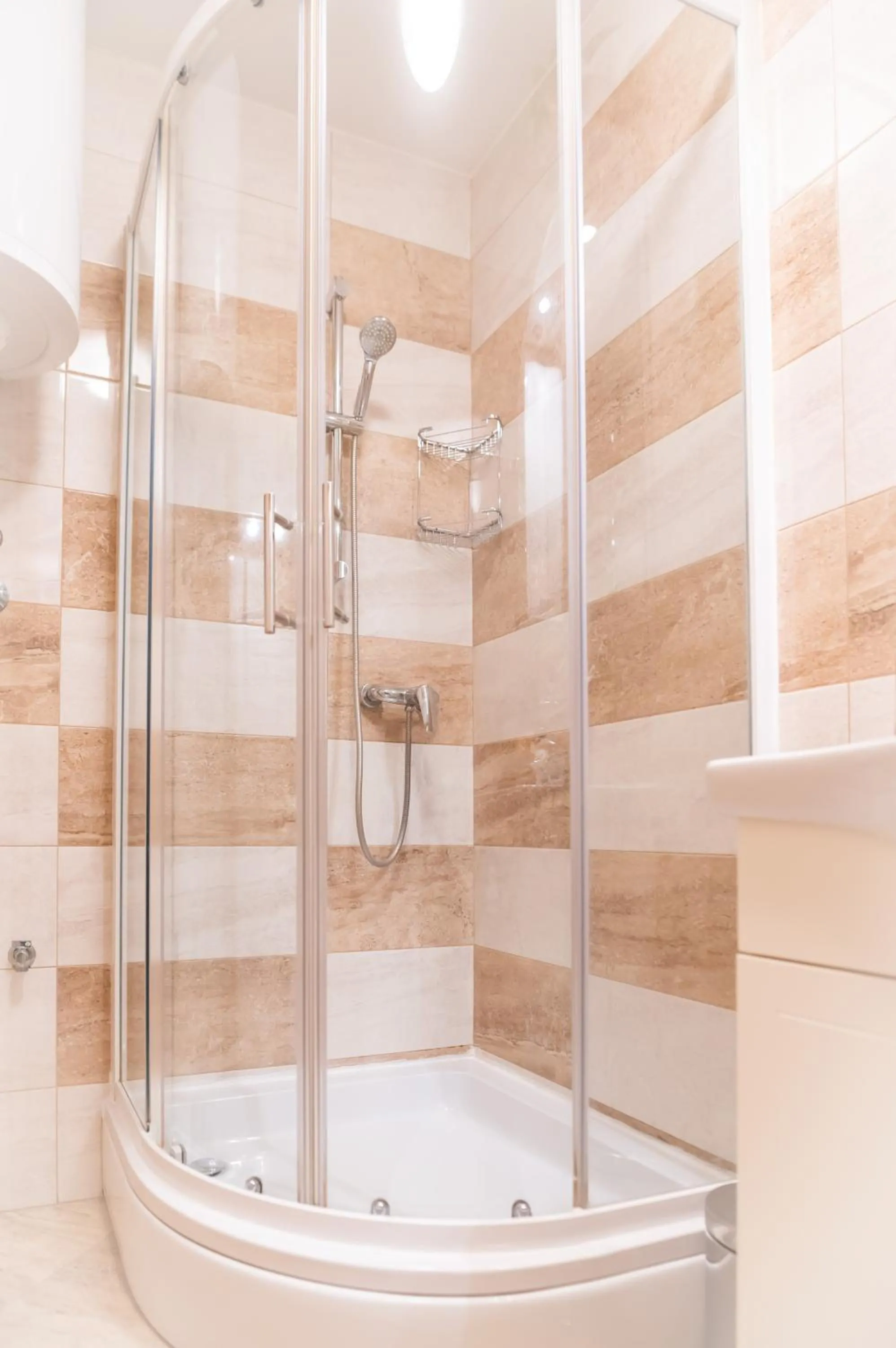 Shower in "Skalinada" Apartments in the Heart of Split