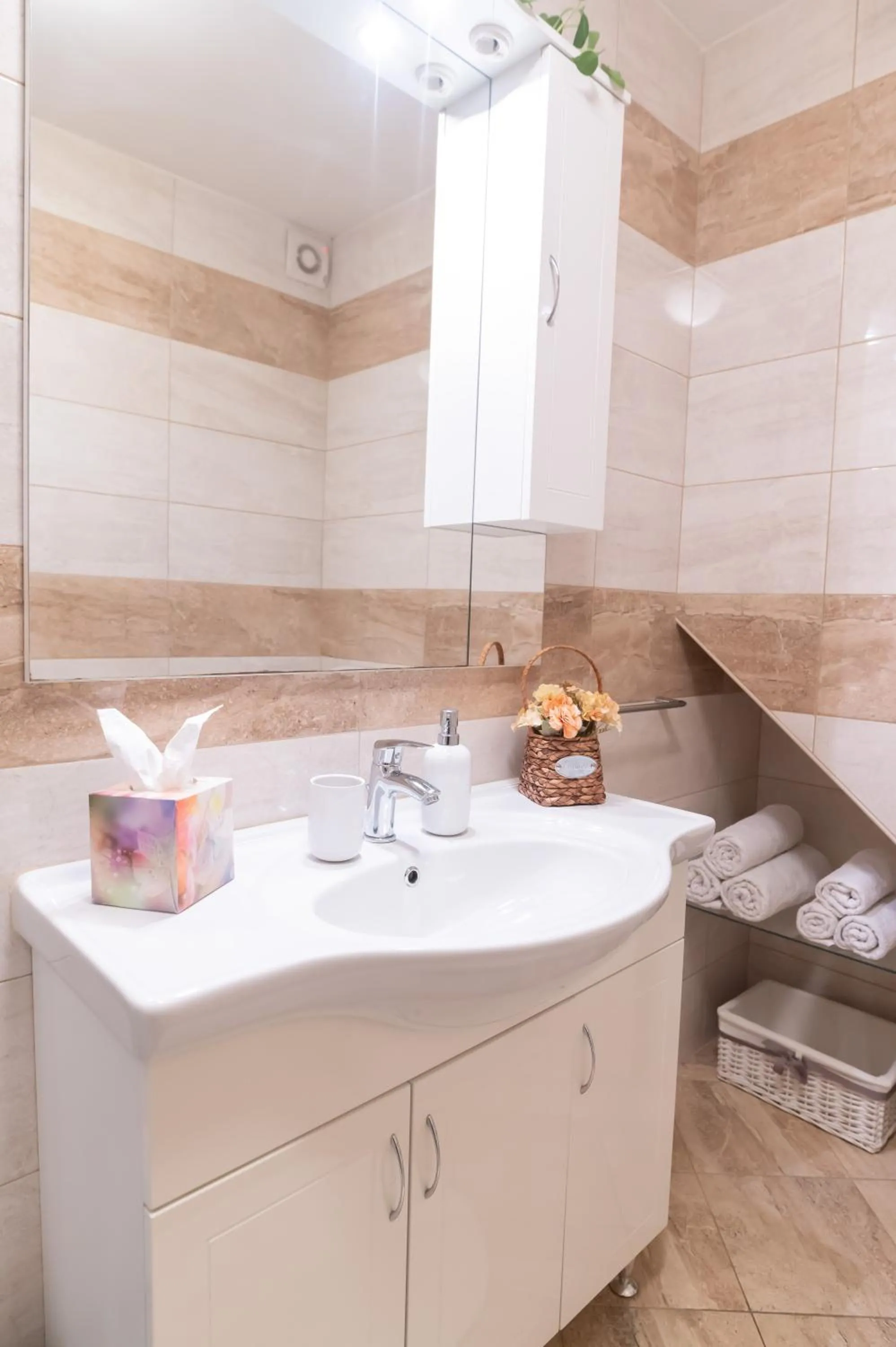 Shower in "Skalinada" Apartments in the Heart of Split