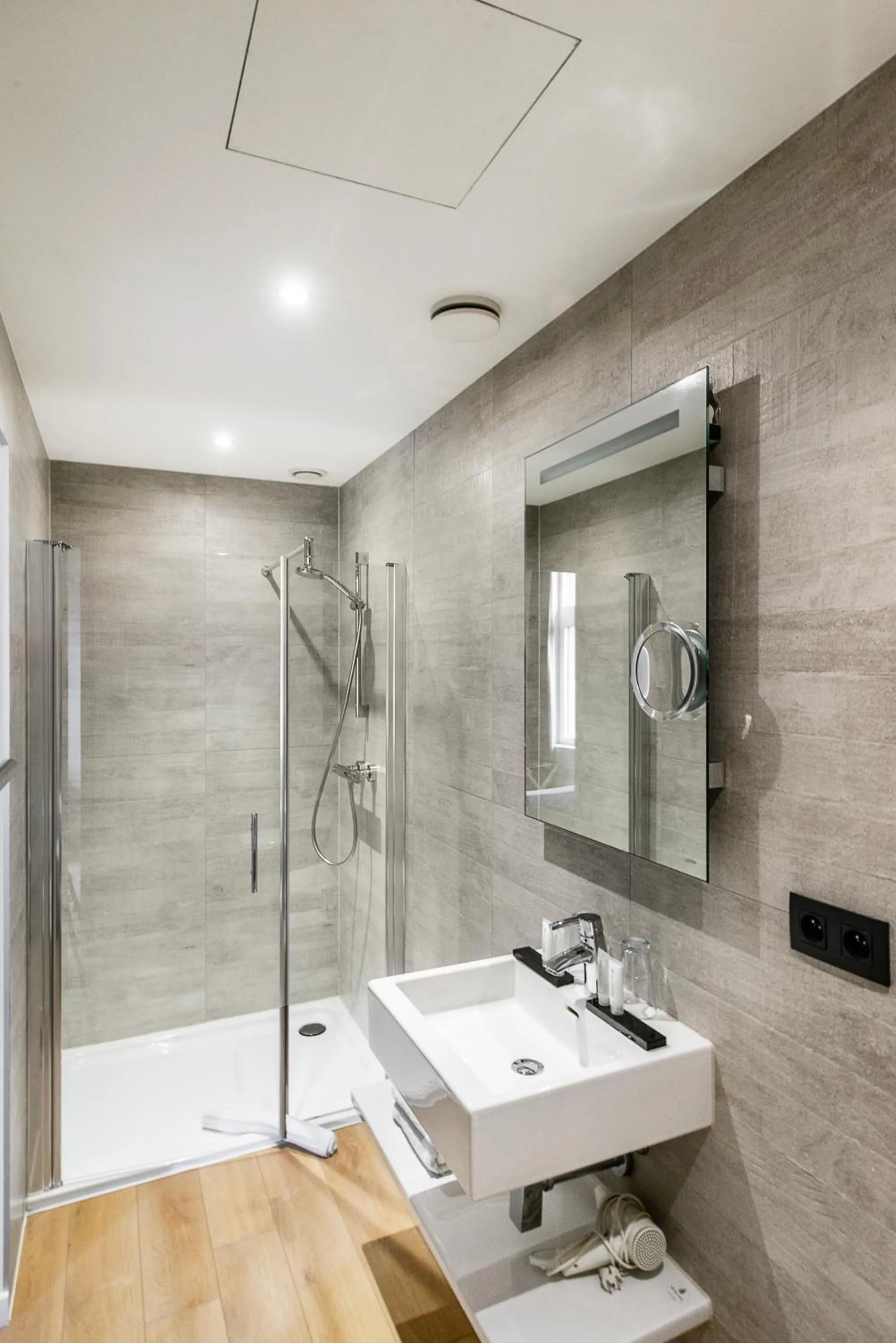 Shower in Hotel Het Menneke