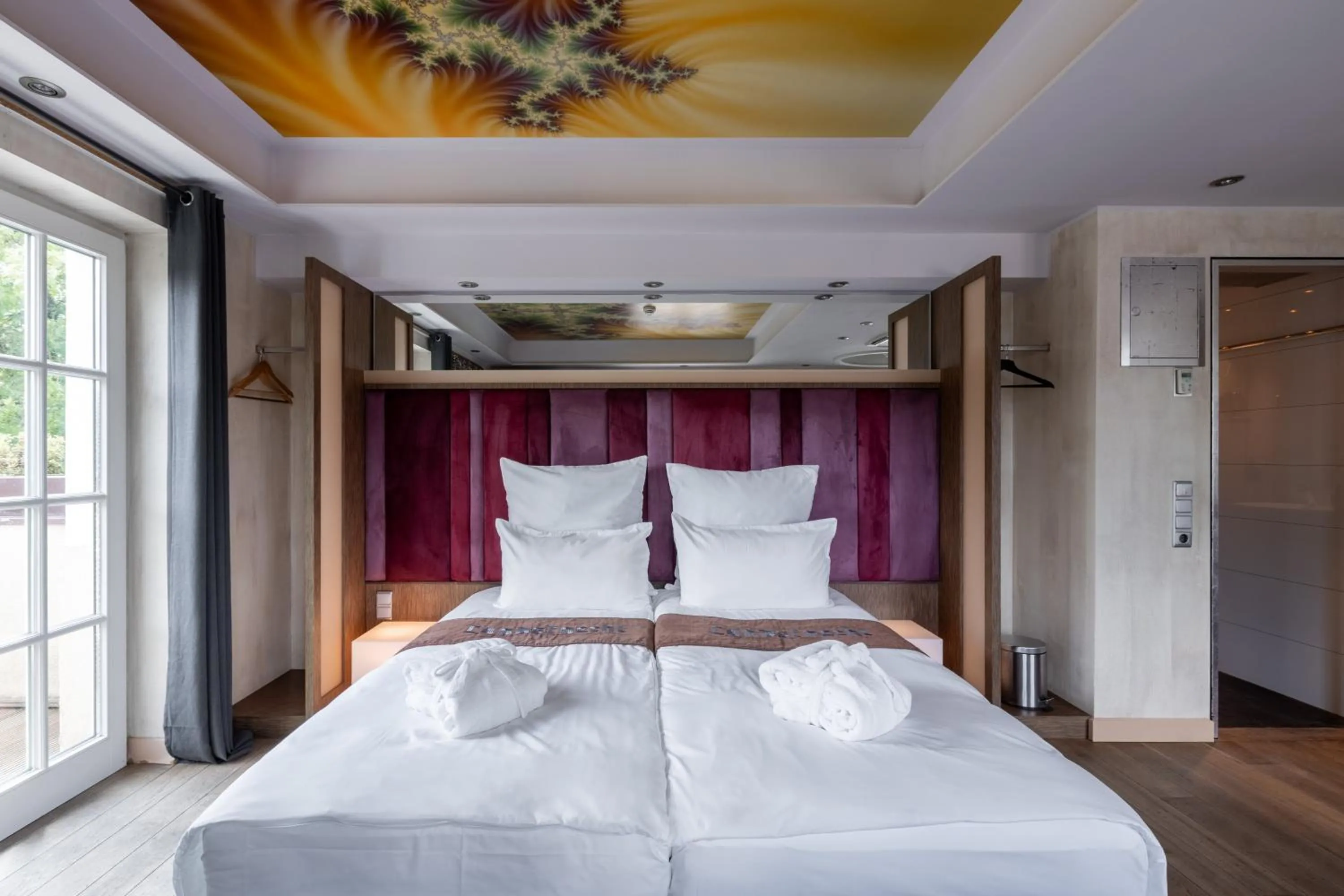 Photo of the whole room, Bed in Wirtshaus & Hotel Landsknecht