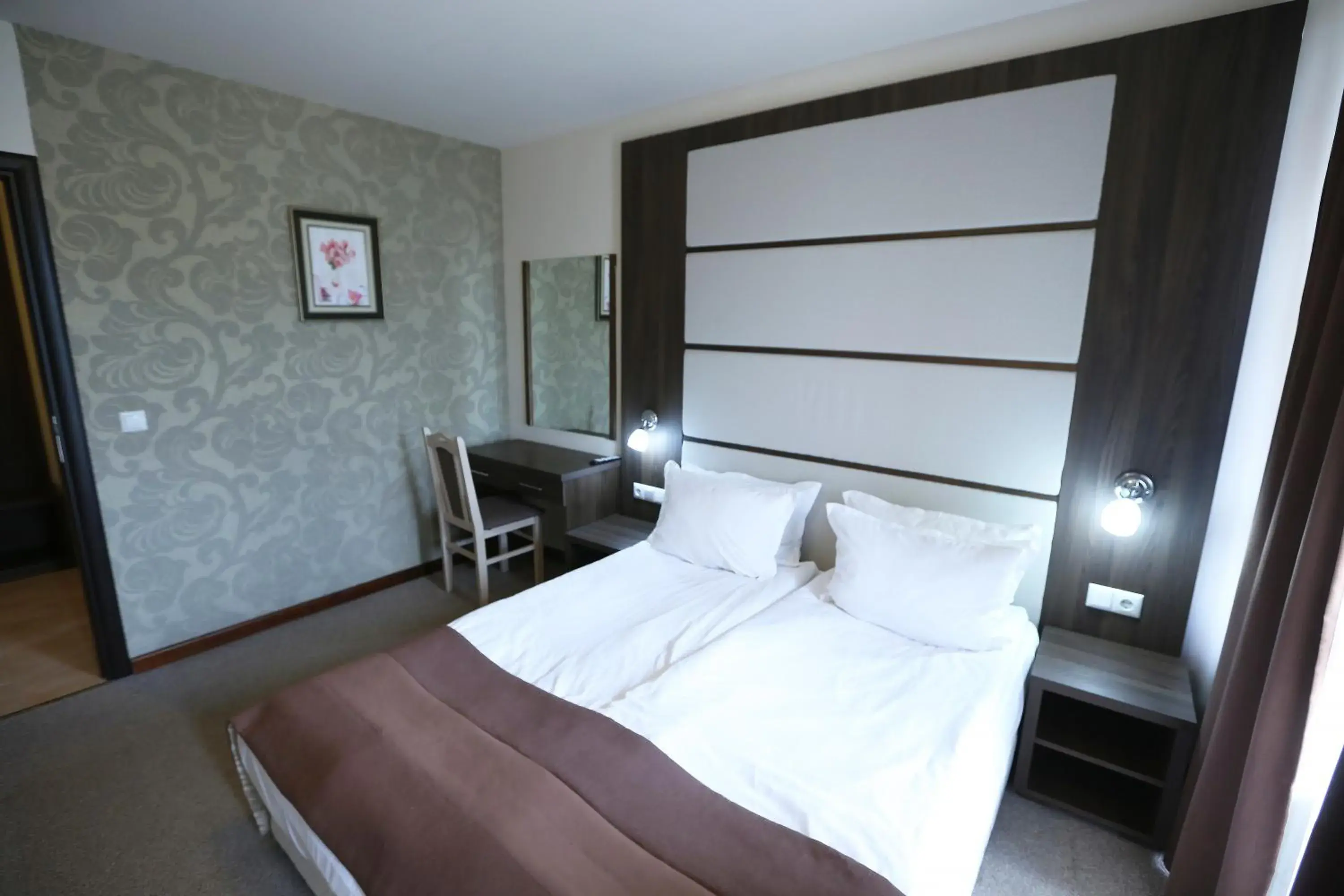Large Double Room in Hotel Zara Large Double Room in Hotel Zara