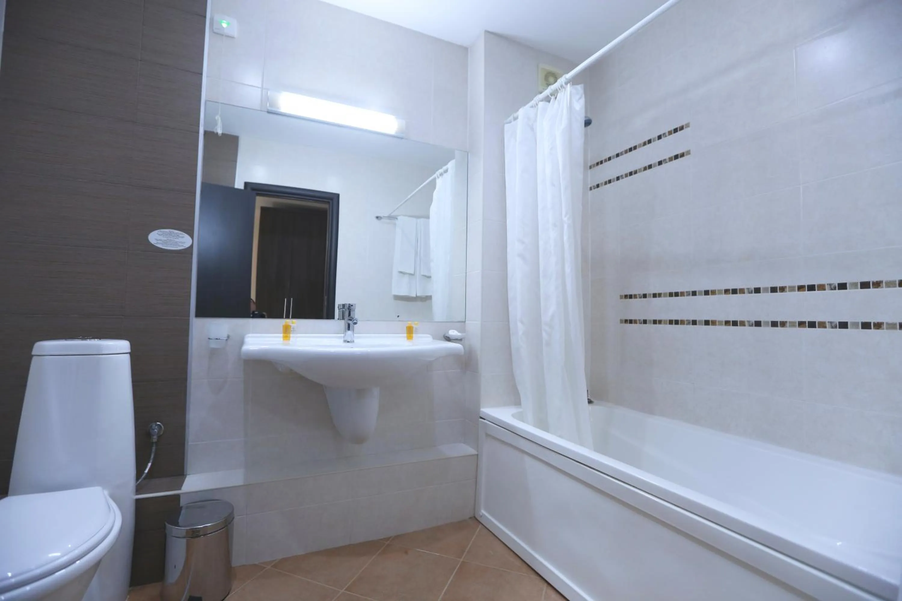 Shower in Hotel Zara