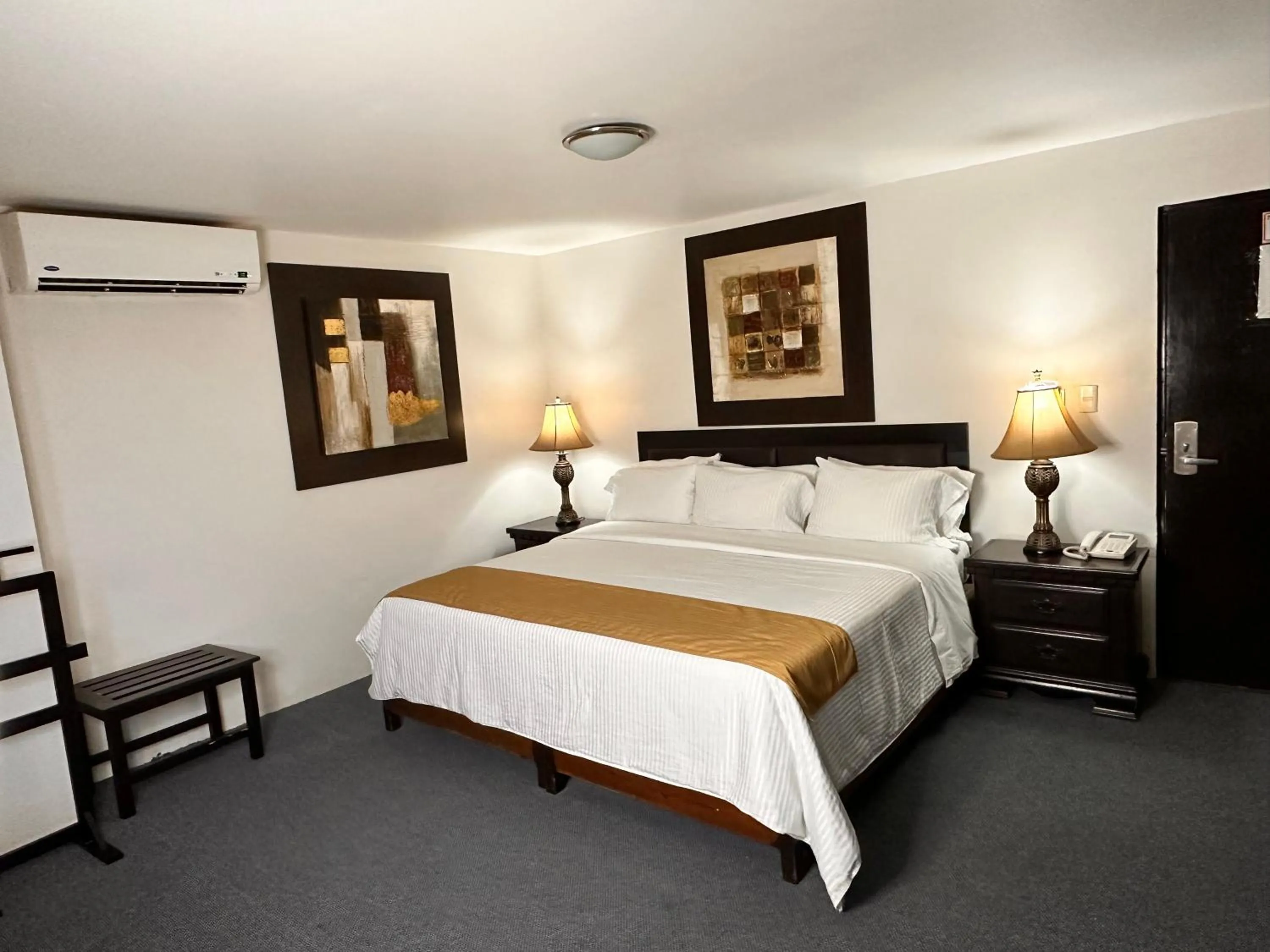 Bed in Hotel del Fresno