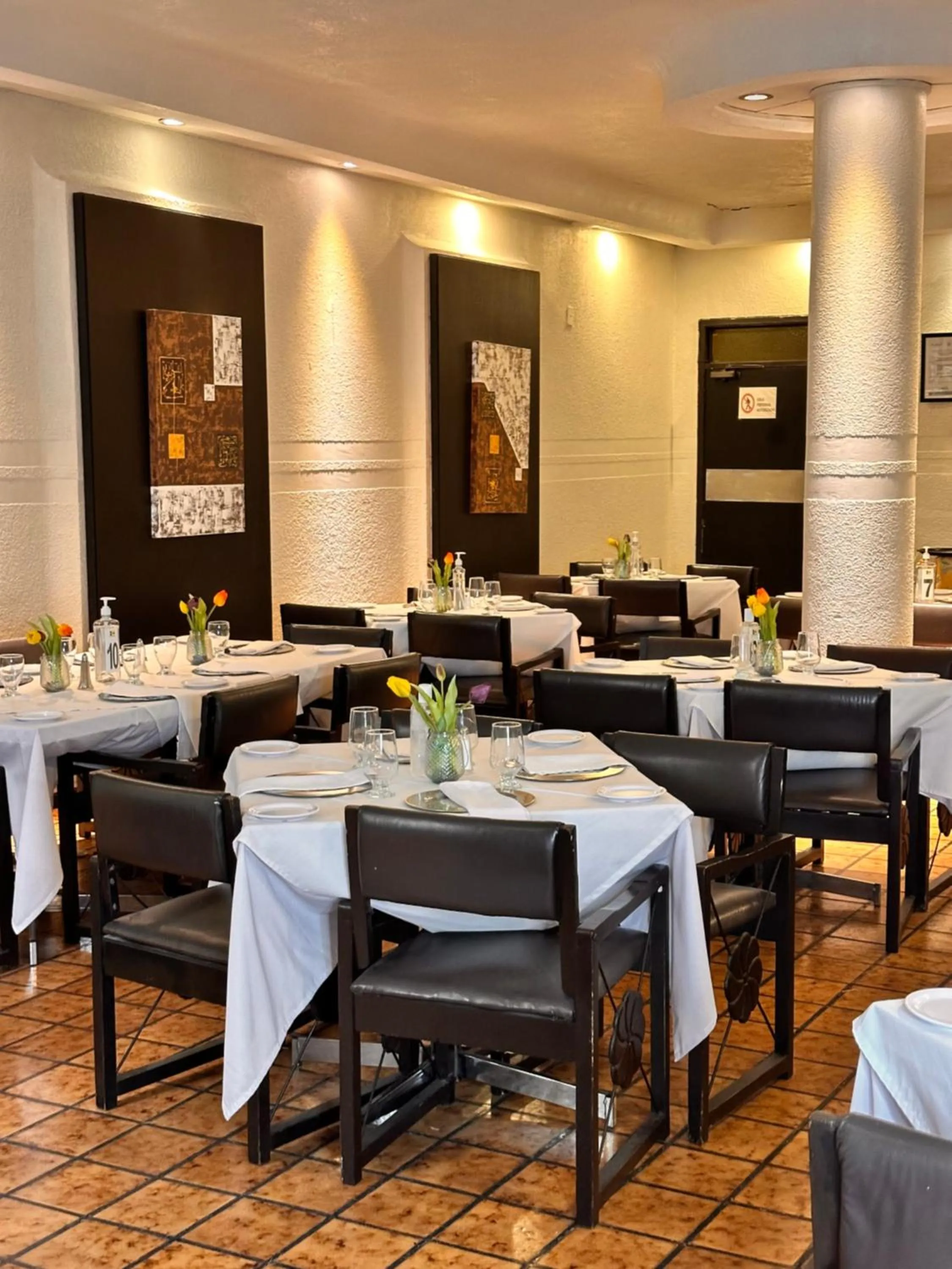 Restaurant/places to eat in Hotel del Fresno