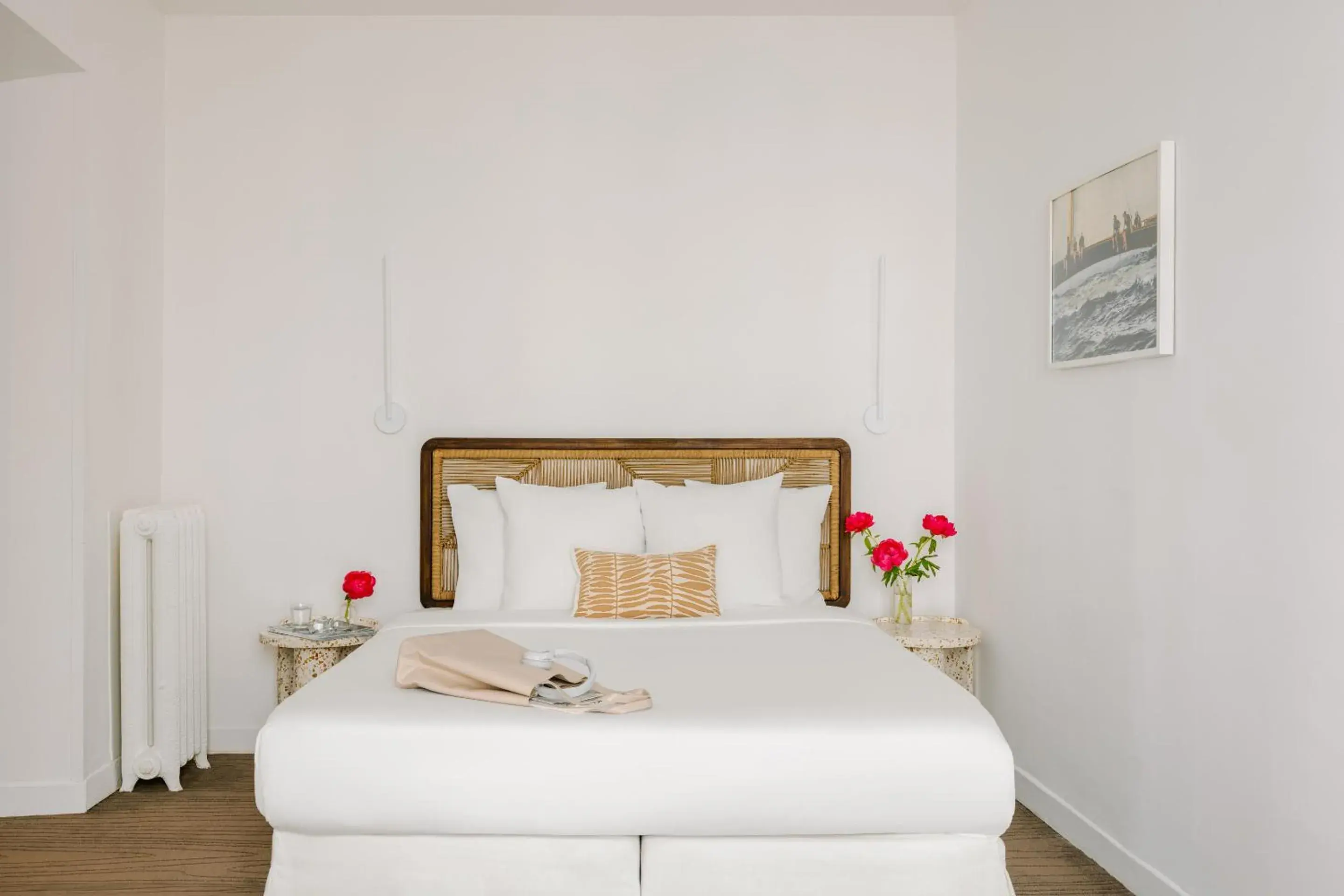 Superior Queen Room in Yelo Lumière powered by Sonder Superior Queen Room in Yelo Lumière powered by Sonder