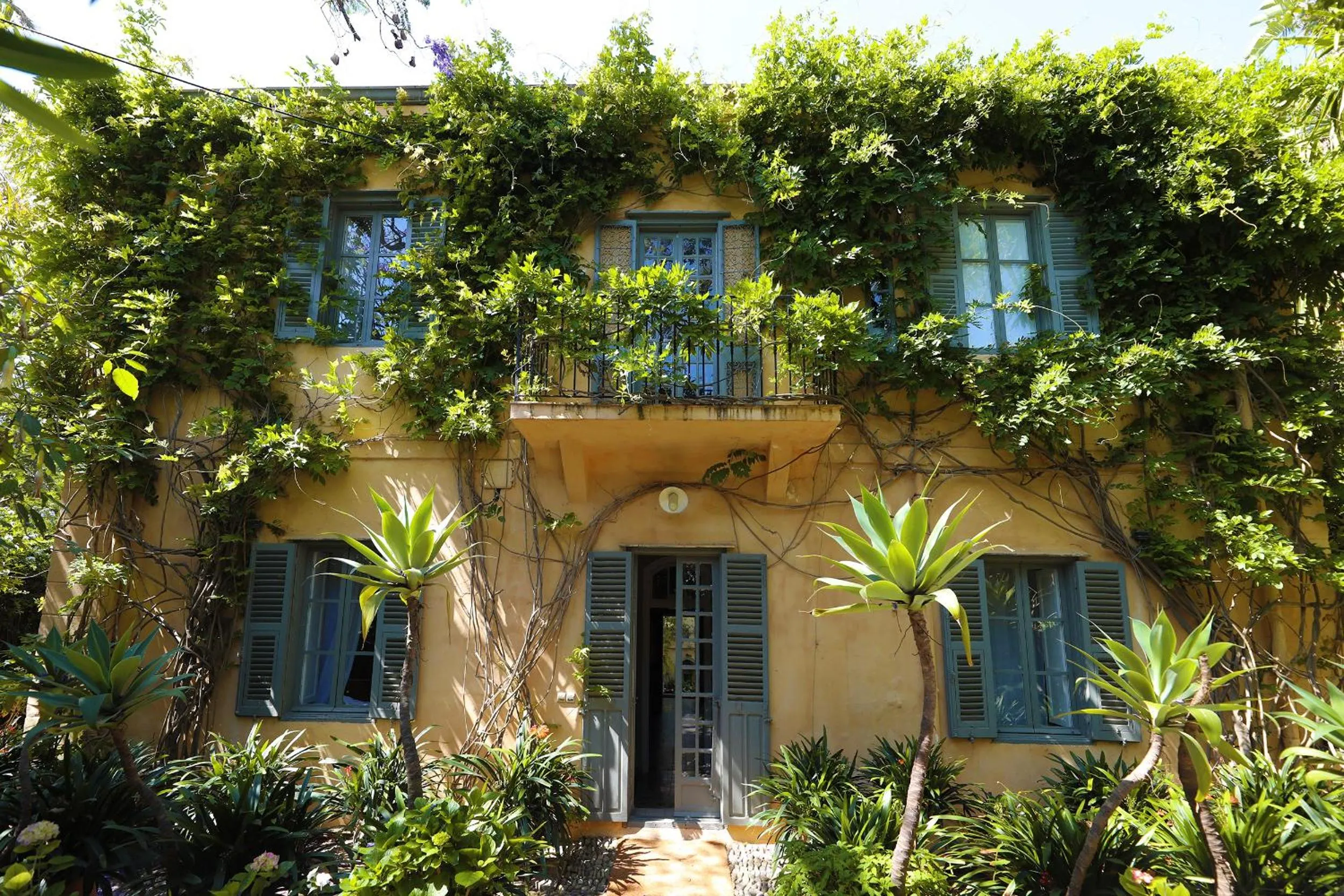 Property building in Mimi Calpe