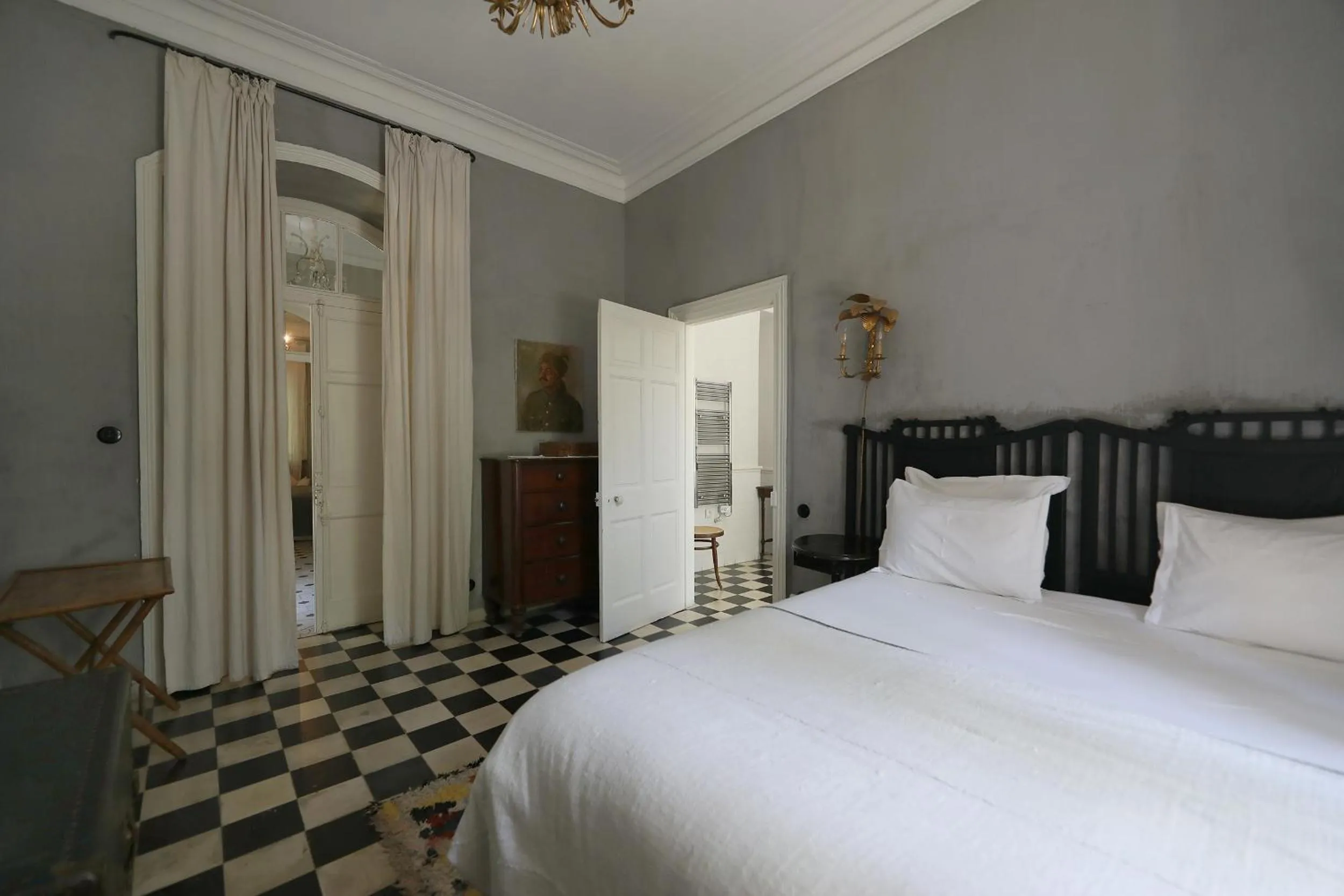 Photo of the whole room, Bed in Mimi Calpe