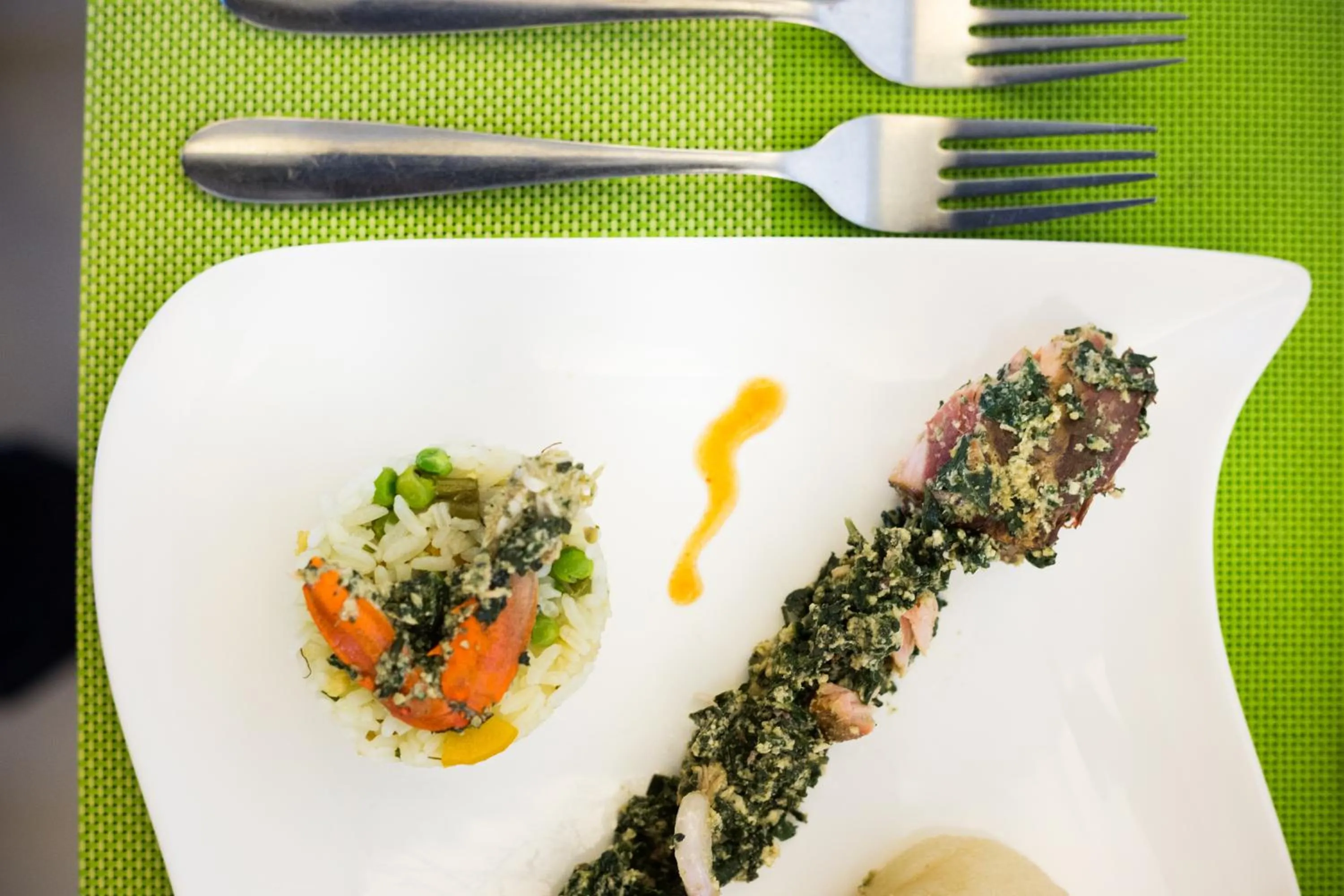 Restaurant/places to eat in Nobila Airport Hotel