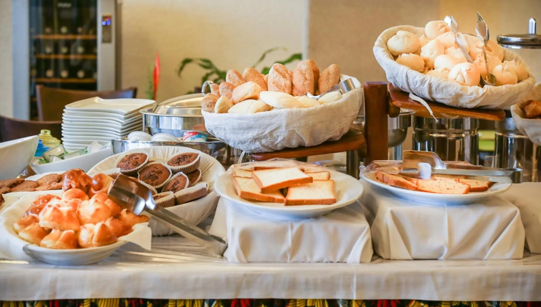 Restaurant/places to eat in Nobila Airport Hotel