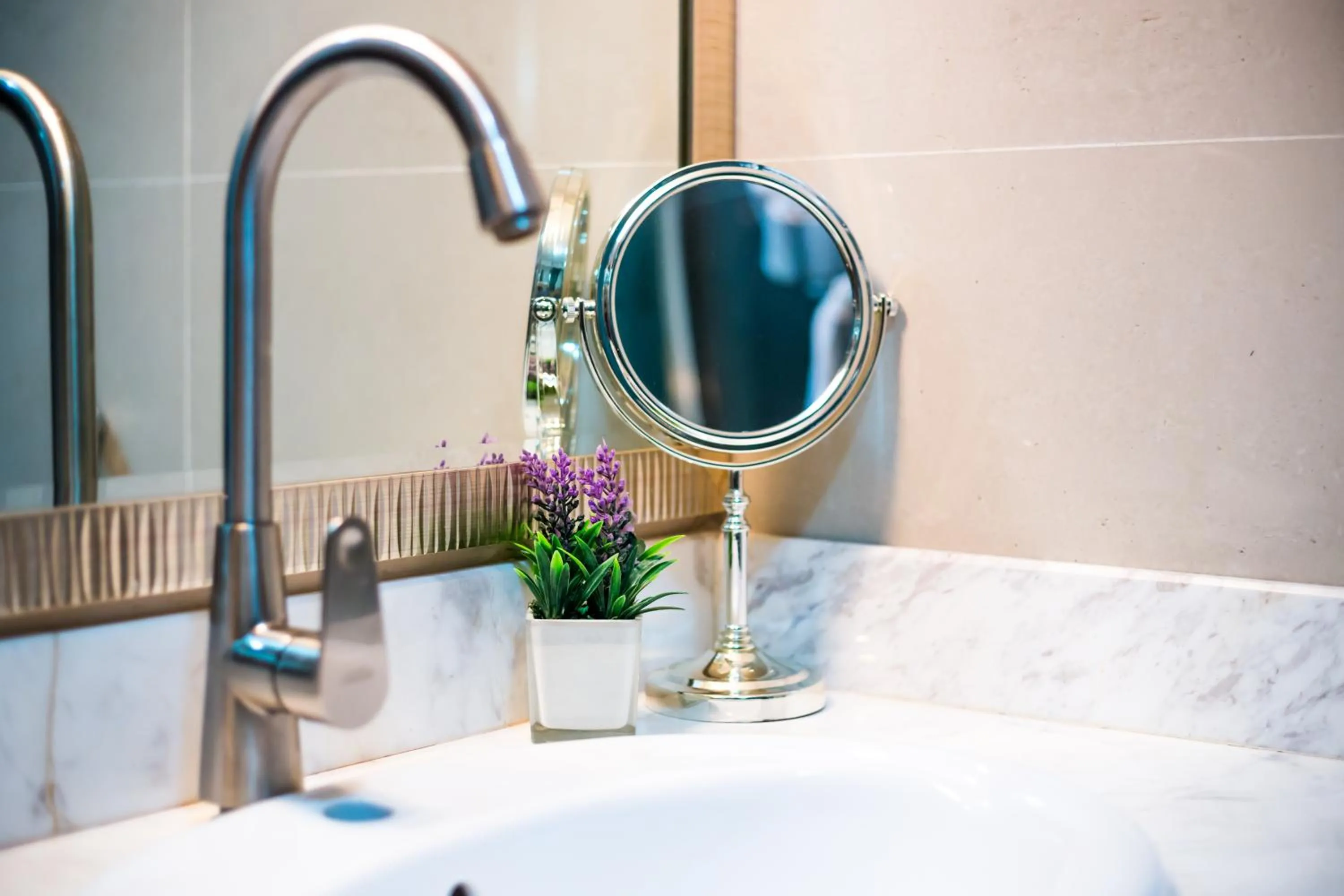 Bathroom in Nobila Airport Hotel