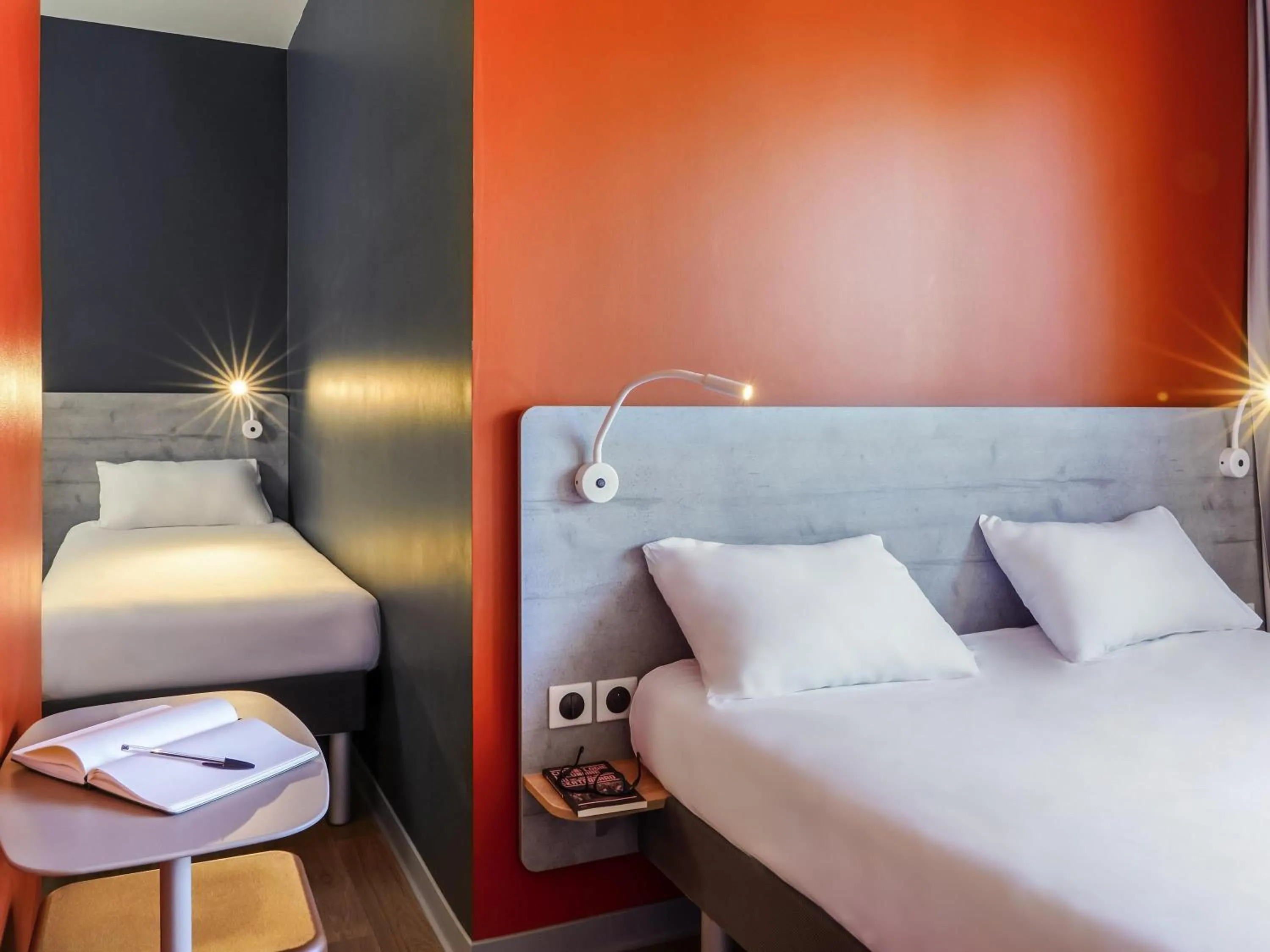 Bedroom, Bed in Ibis Budget Aubenas