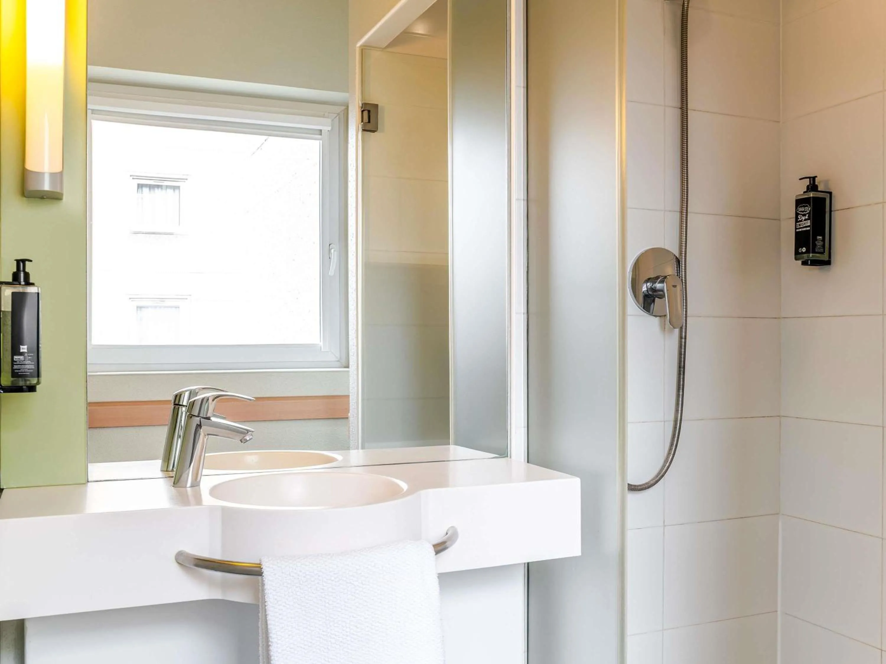 Bedroom in Ibis Budget Bilbao Barakaldo