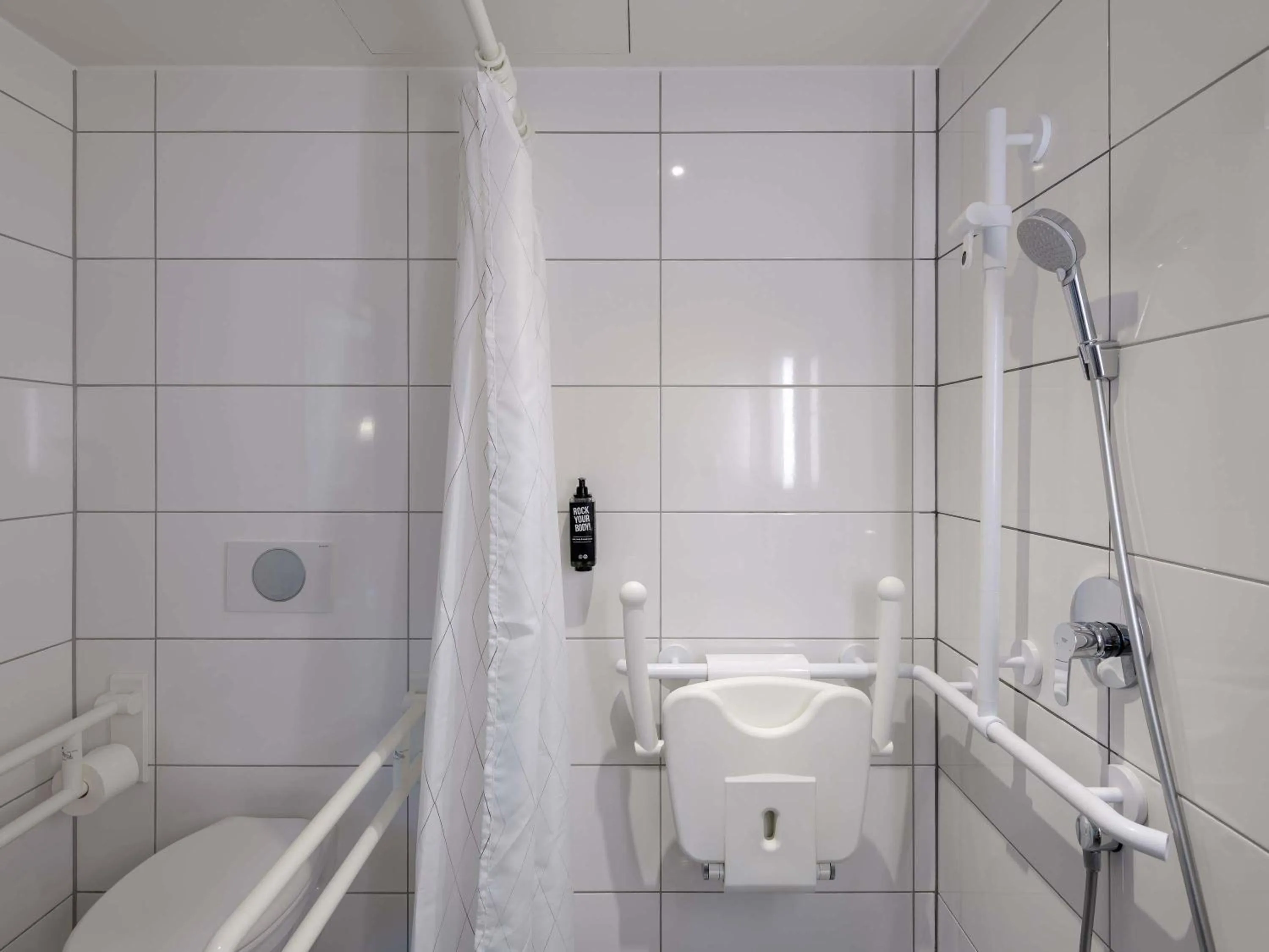 Bedroom in Ibis München City Arnulfpark