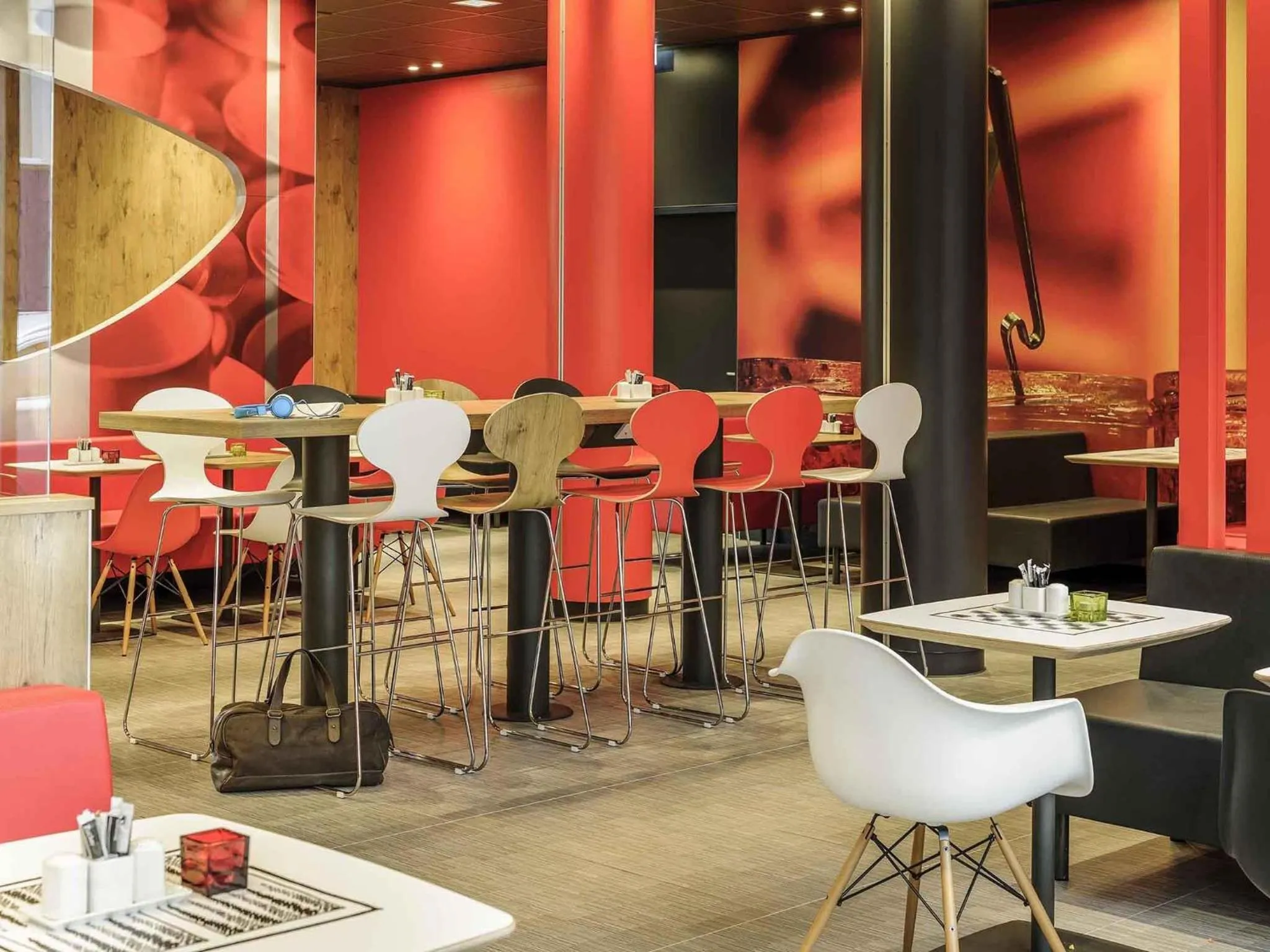 Lounge or bar in Ibis München City Arnulfpark