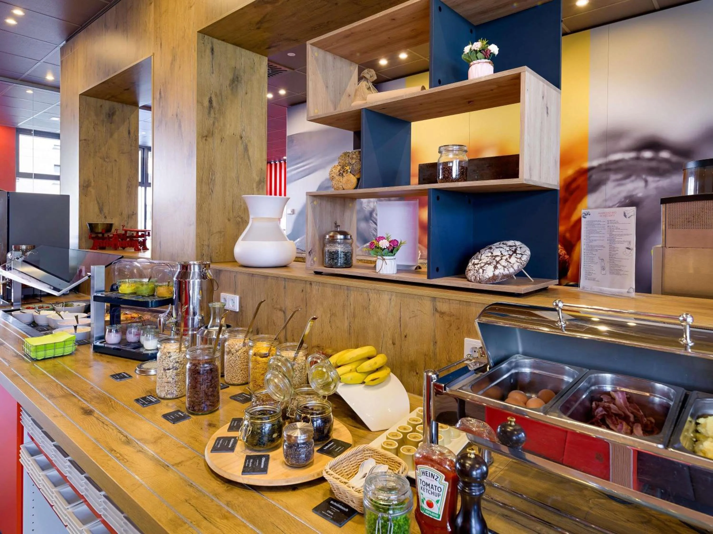 Restaurant/places to eat in Ibis München City Arnulfpark